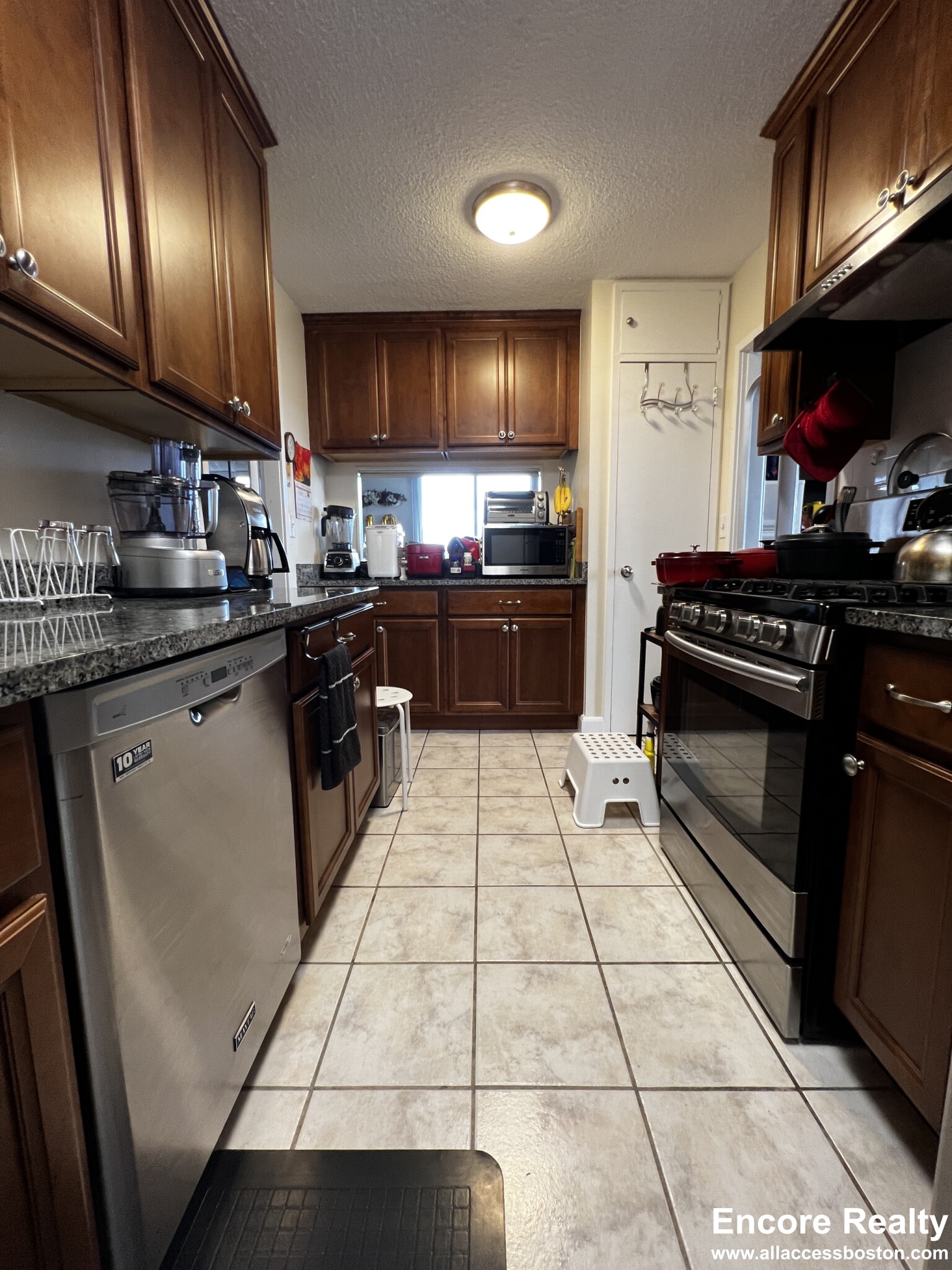 77 Pond Ave, Washington Square