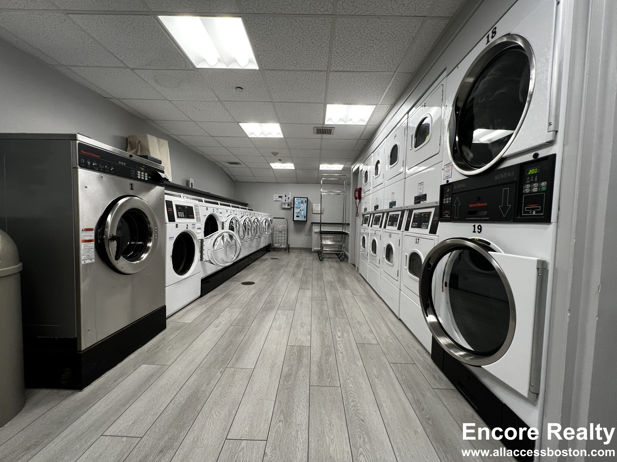 77 Pond Ave, Washington Square