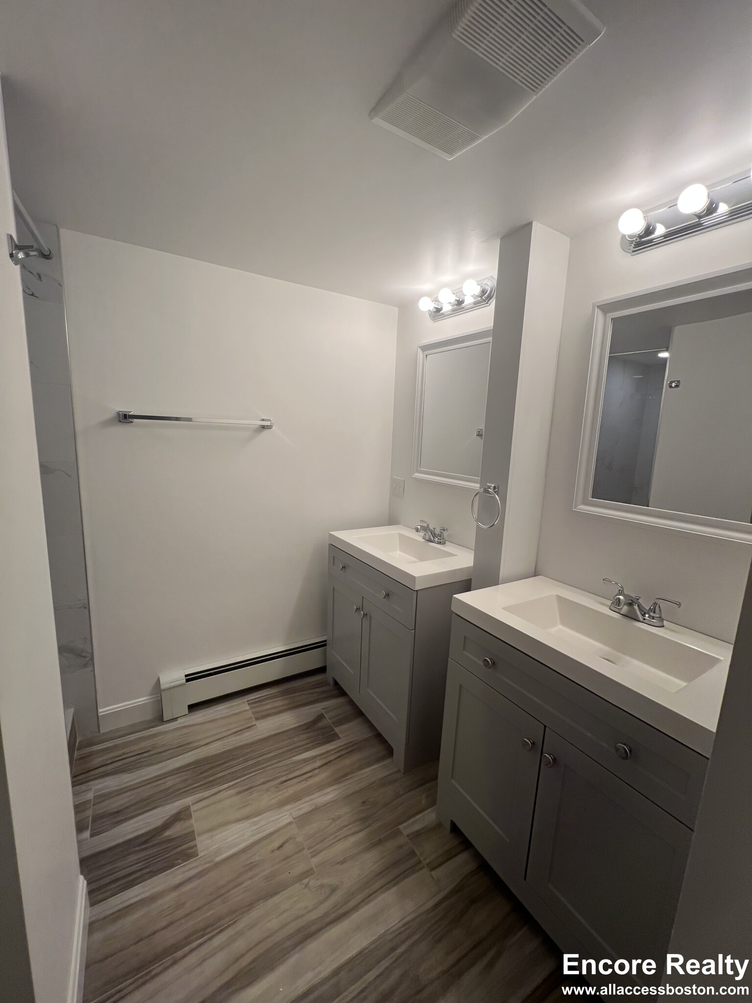 376 Riverway, Mission Hill