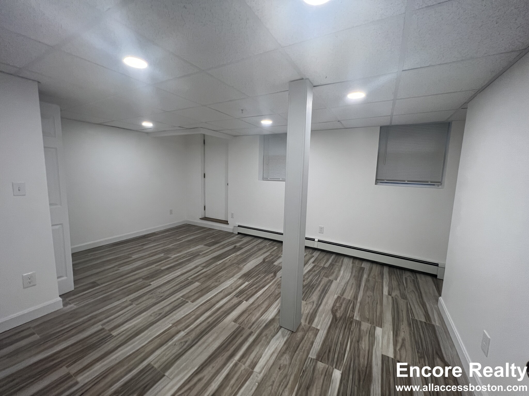 376 Riverway, Mission Hill