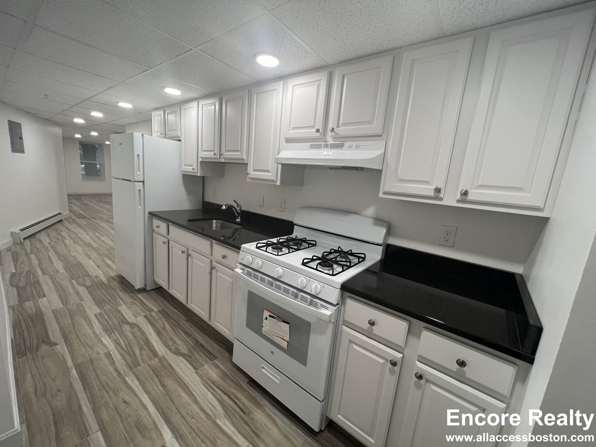 376 Riverway, Mission Hill