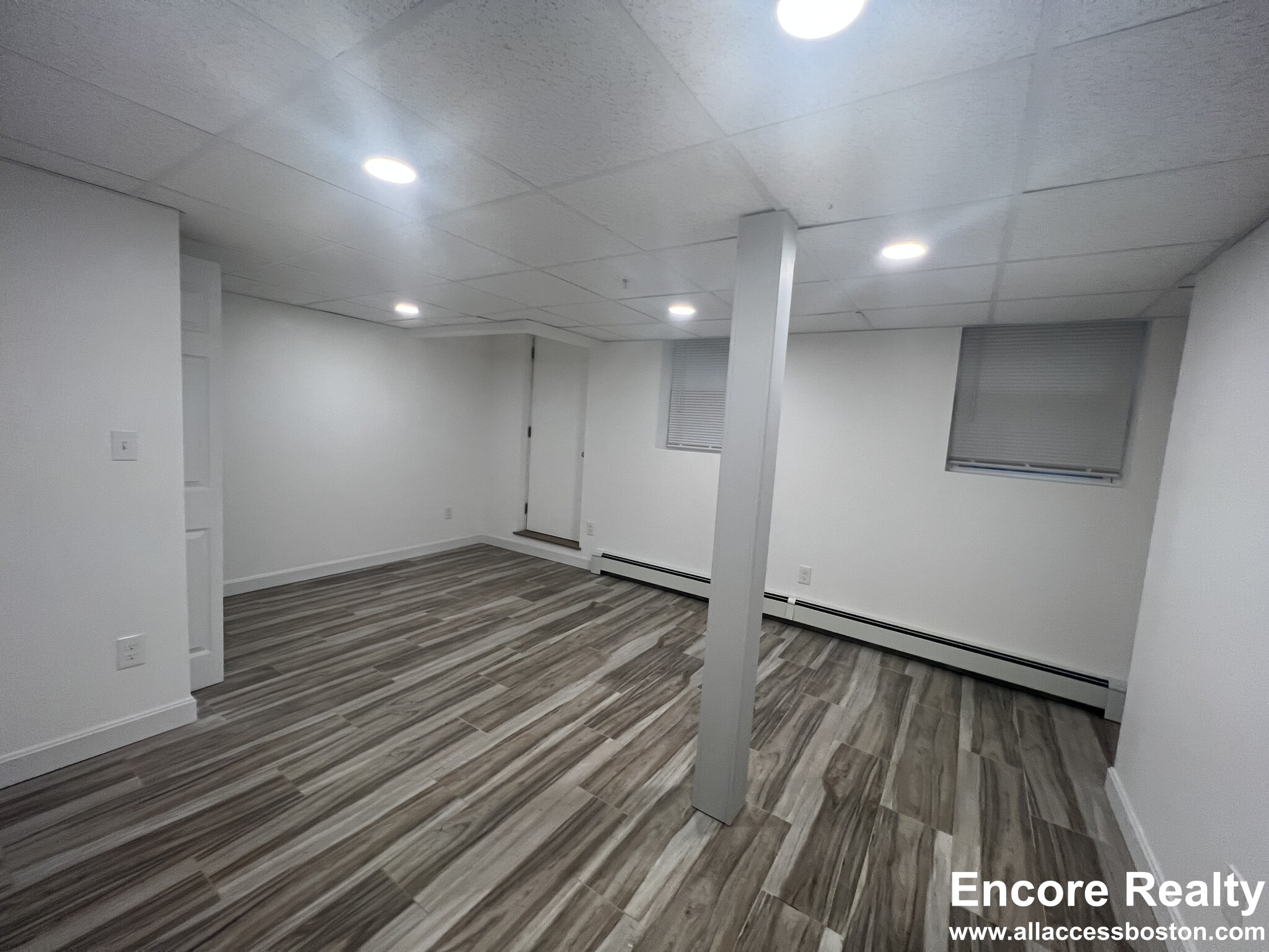 376 Riverway, Mission Hill