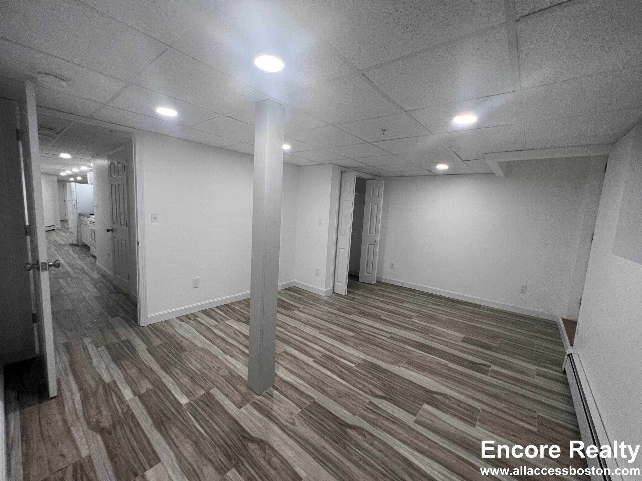 376 Riverway, Mission Hill