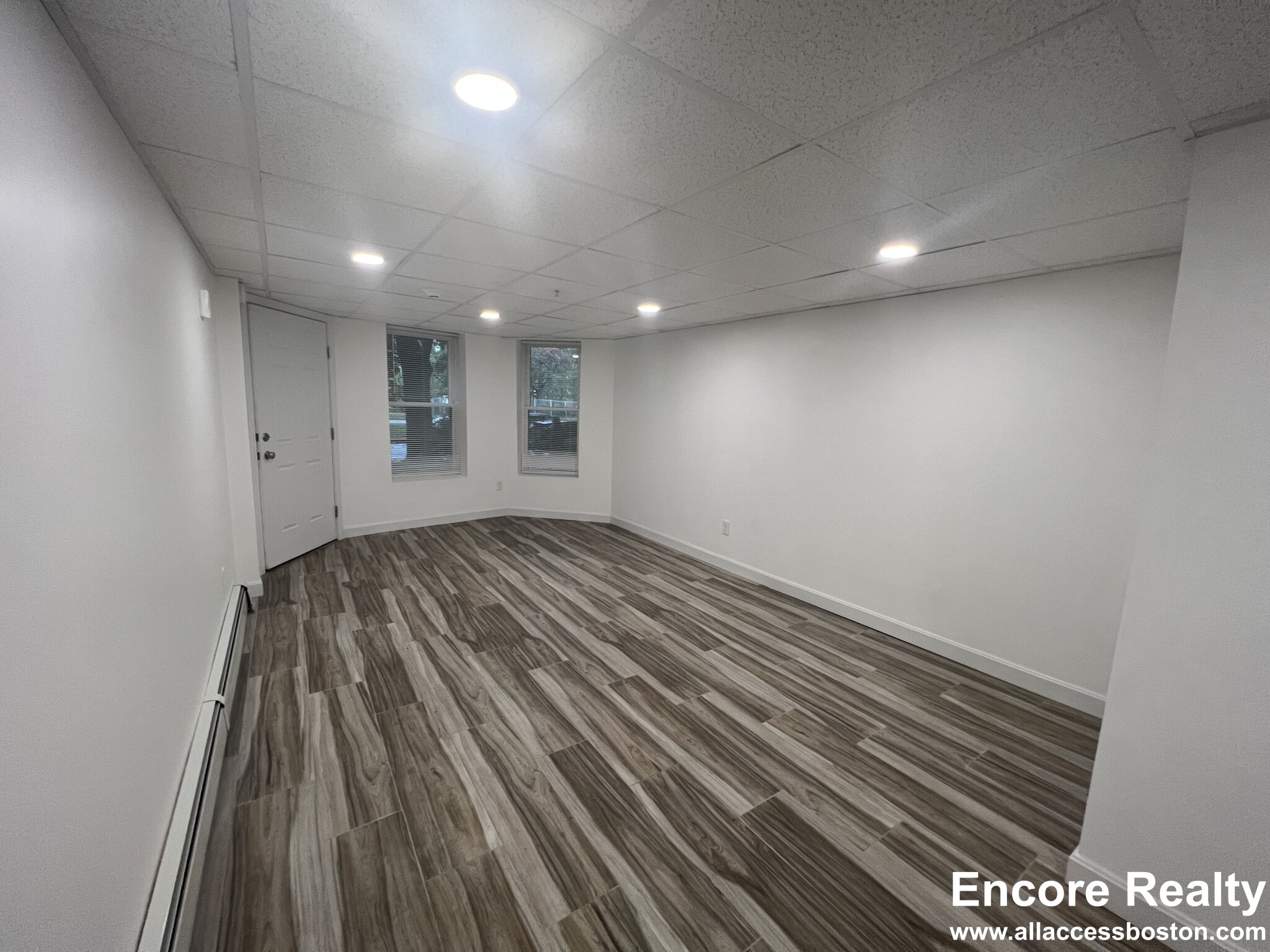 376 Riverway, Mission Hill