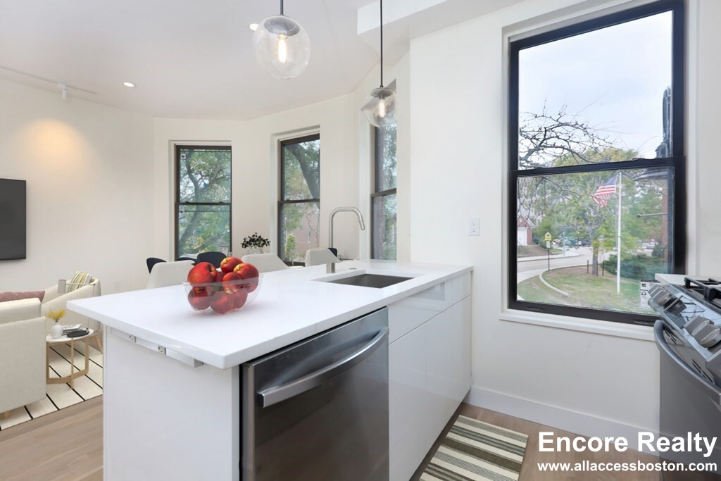 37 Harvard St, Brookline Village