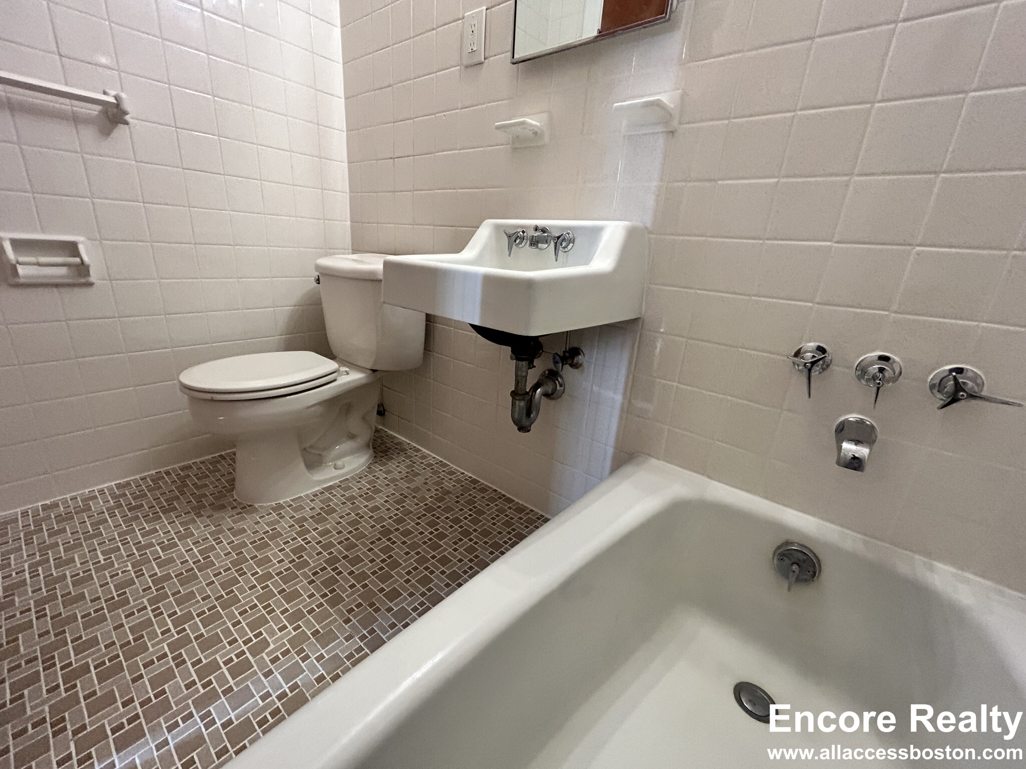 180 North Beacon St, Allston