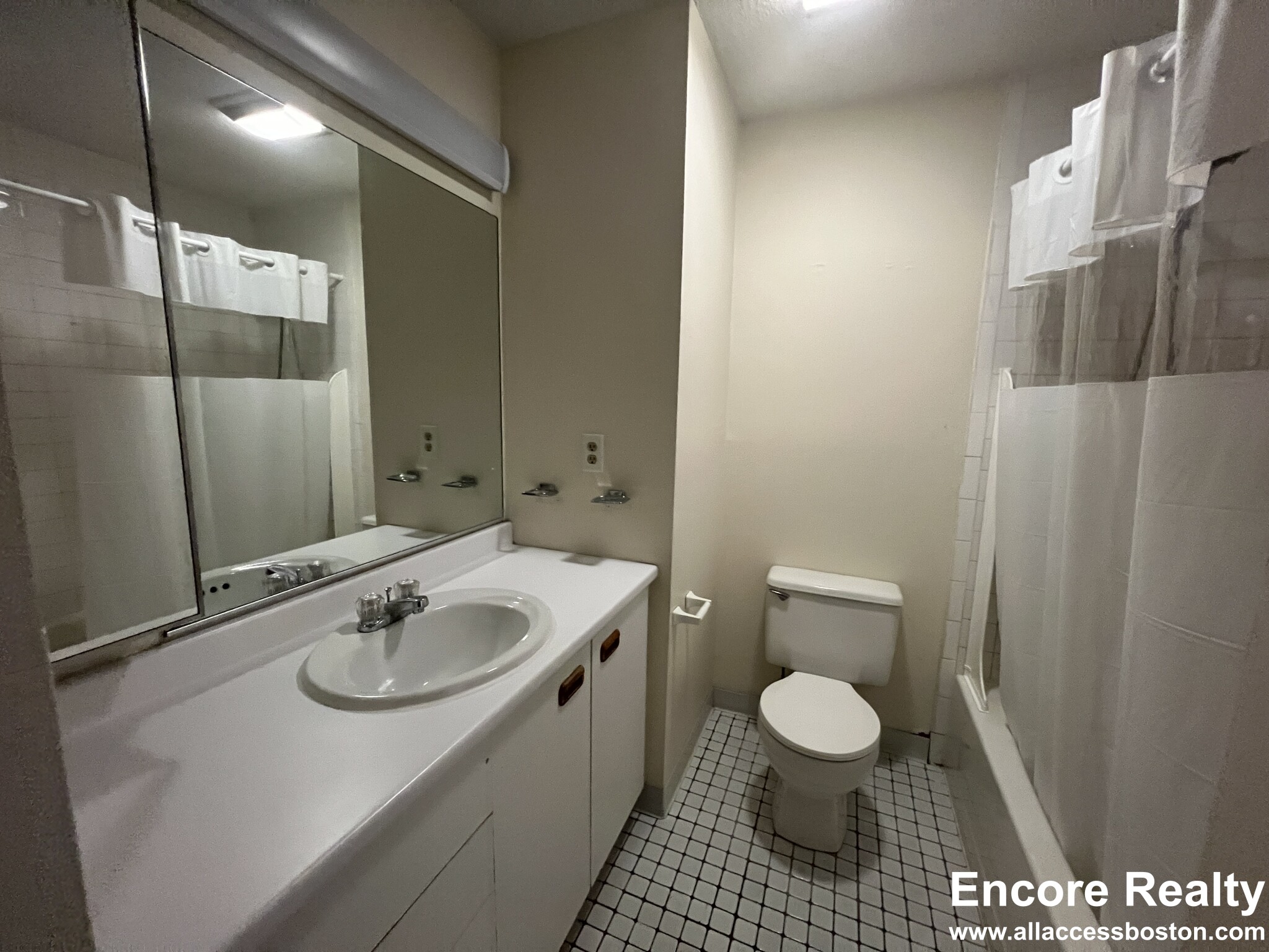 148 North Beacon St, Brighton