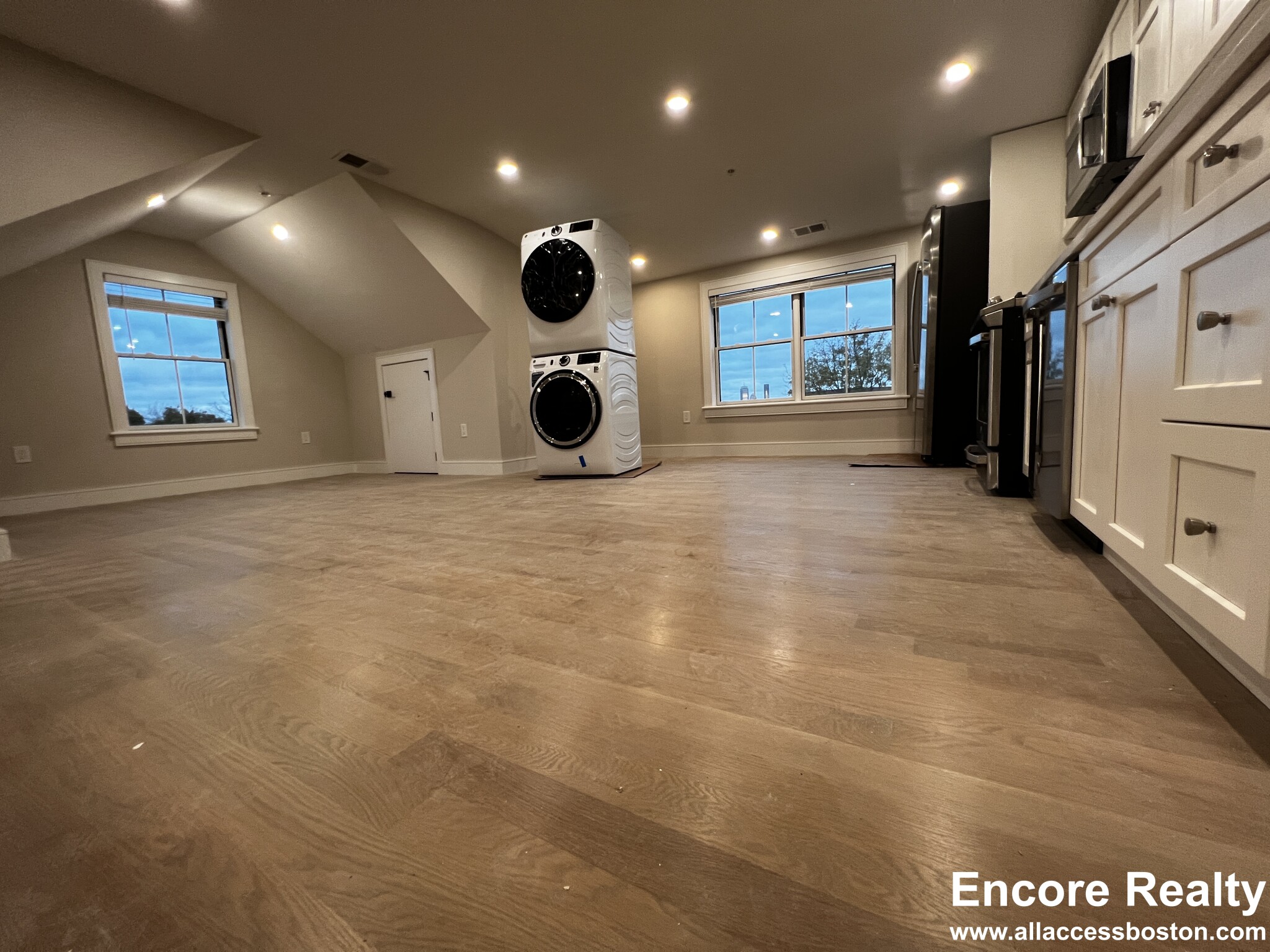 13 Greylock Rd, Allston