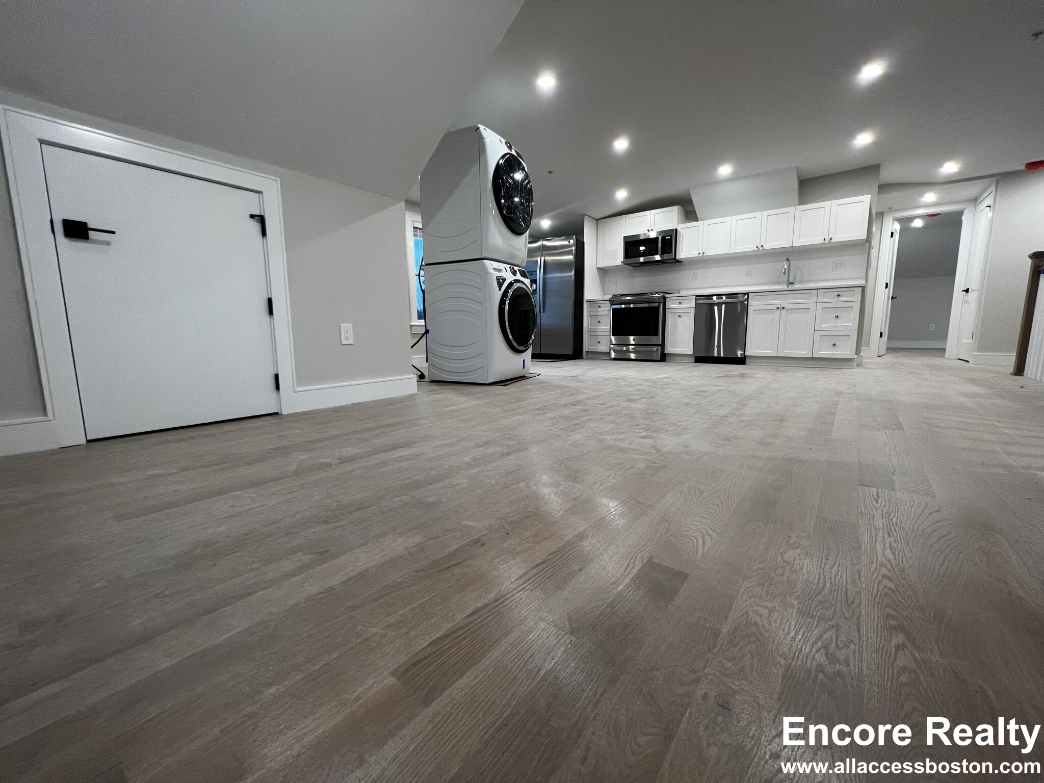 13 Greylock Rd, Allston