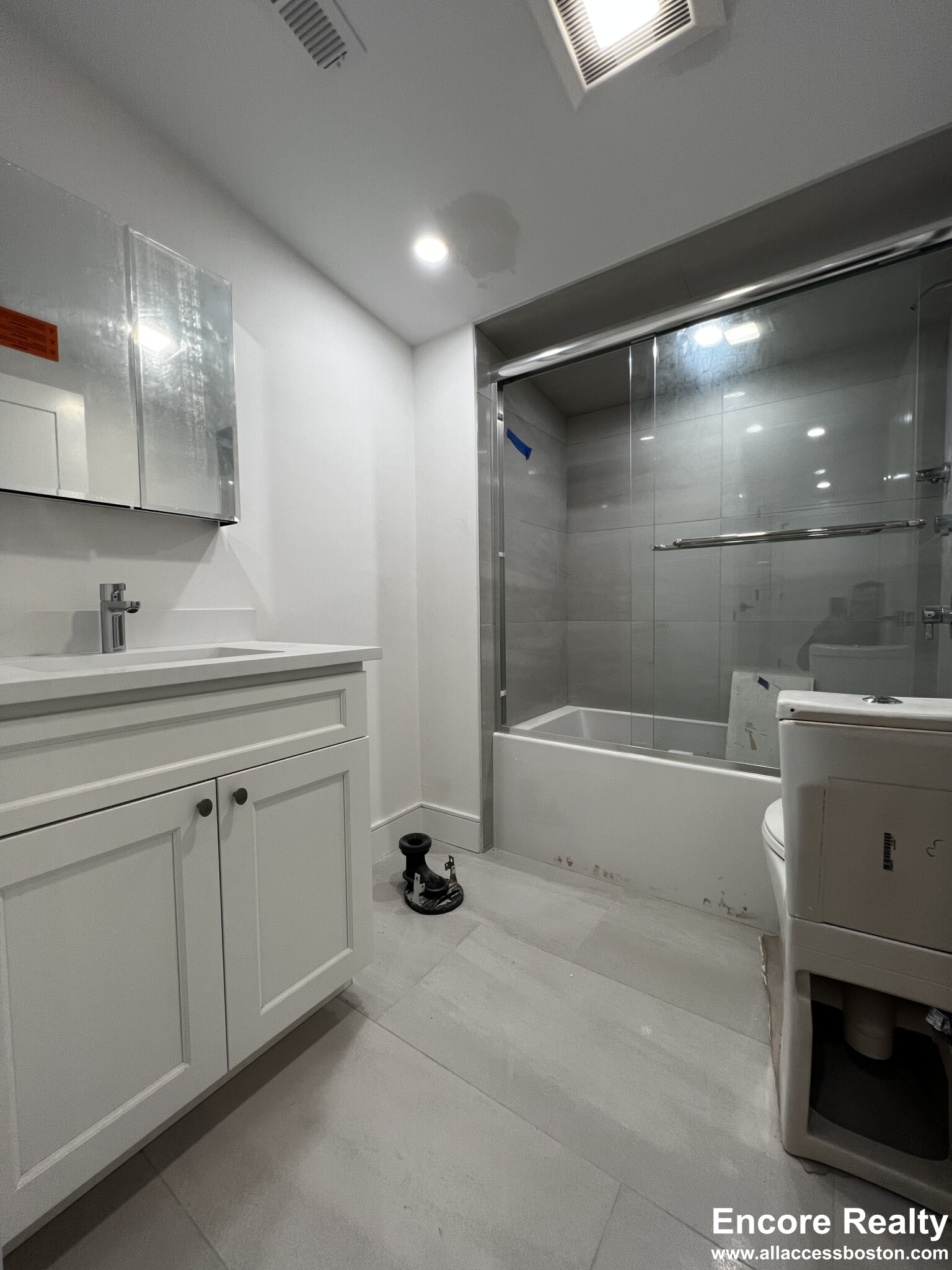 13 Greylock Rd, Allston