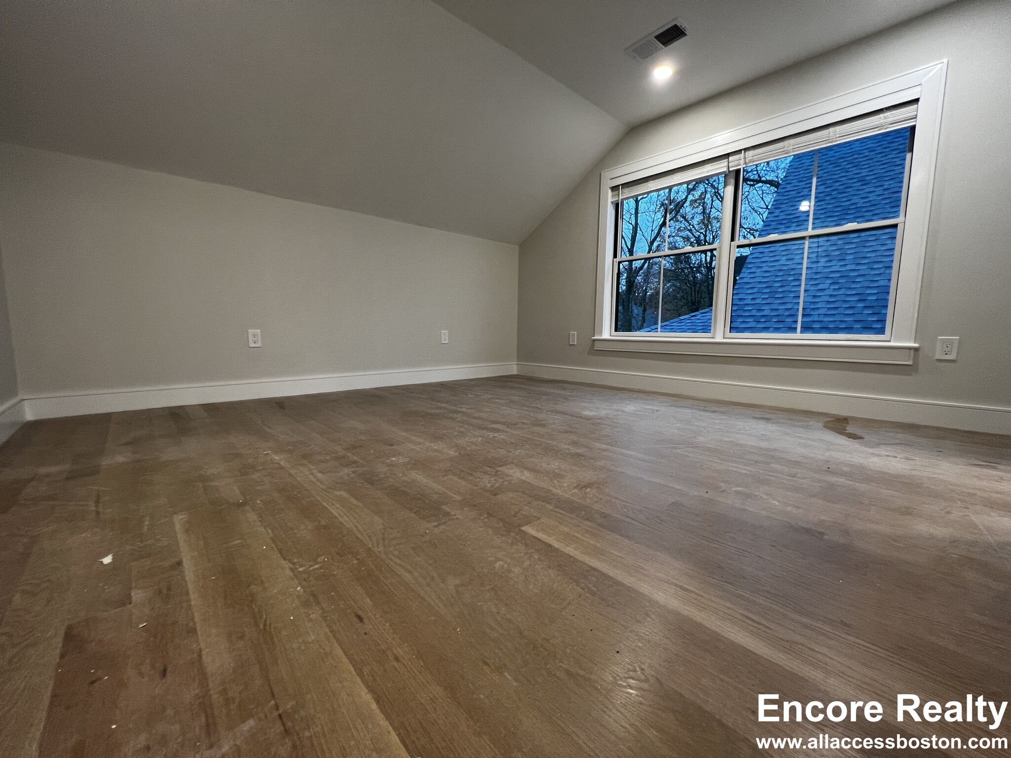 13 Greylock Rd, Allston