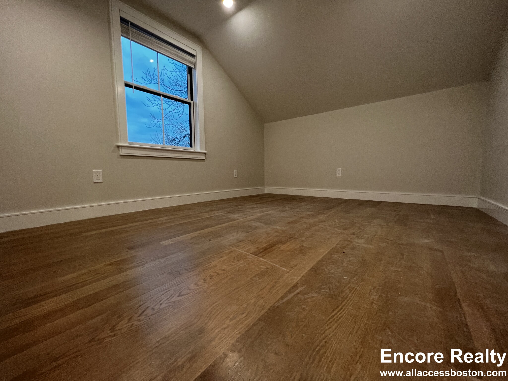 13 Greylock Rd, Allston