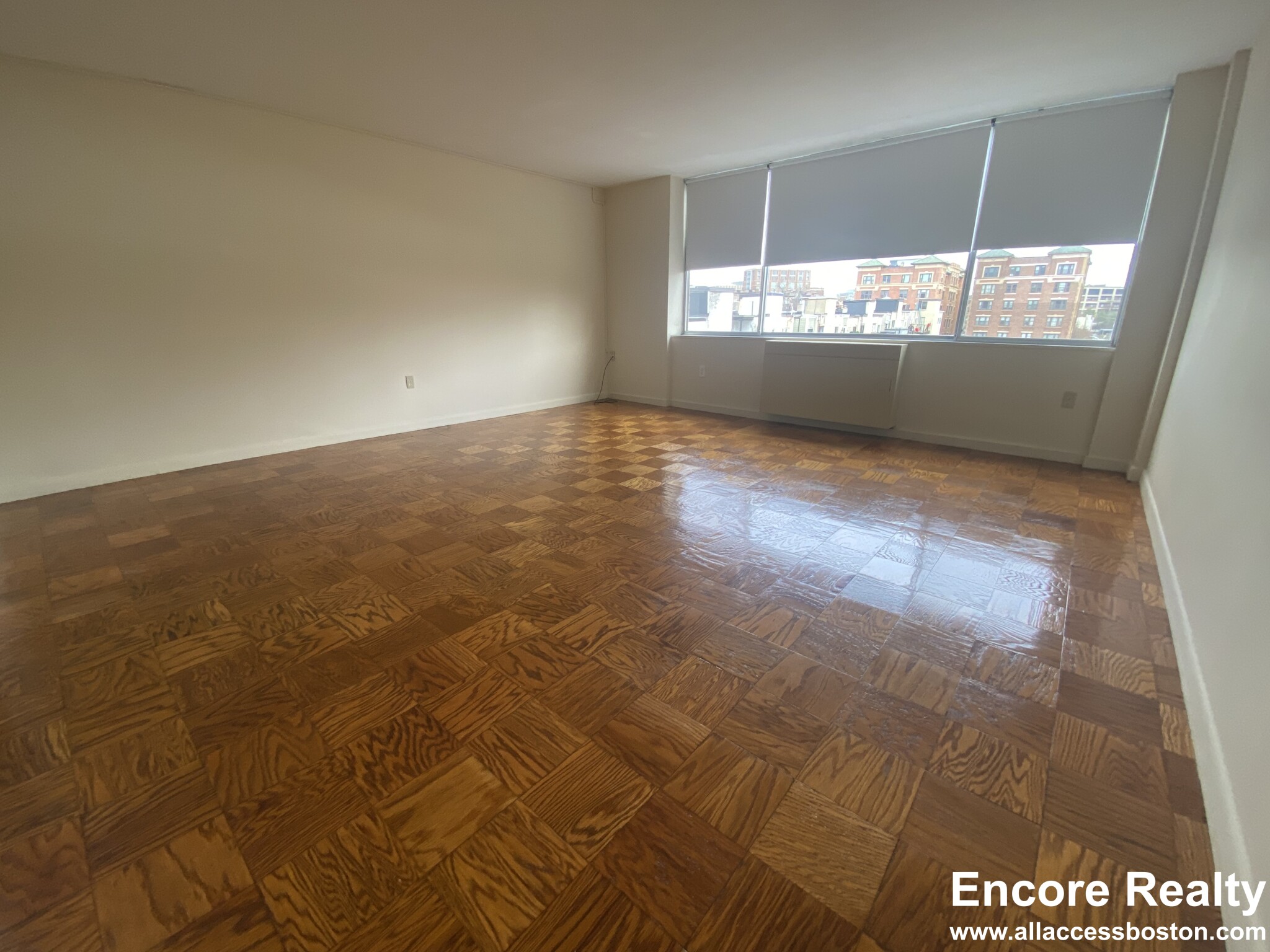 101 Monmouth St, Longwood