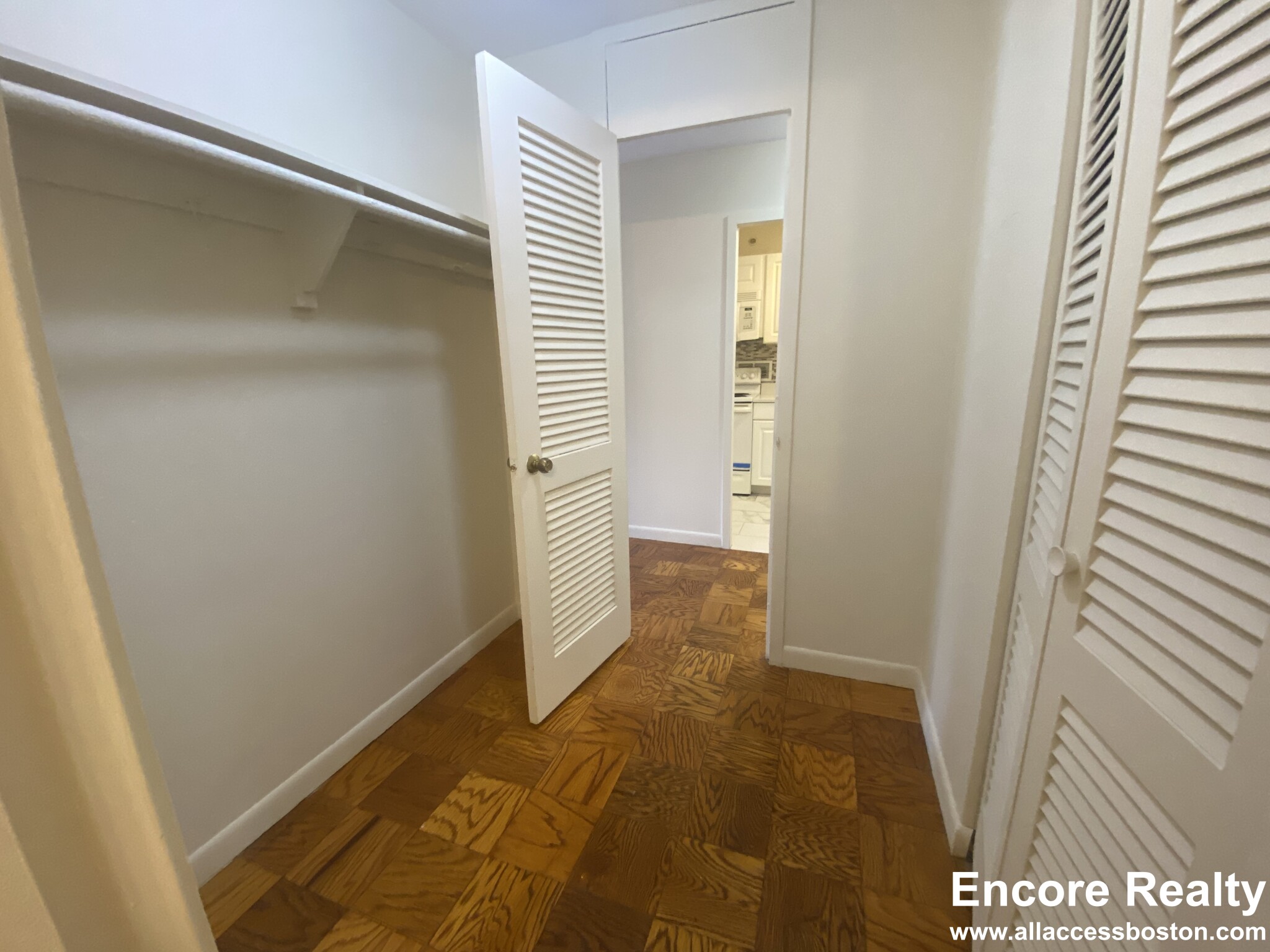 101 Monmouth St, Longwood