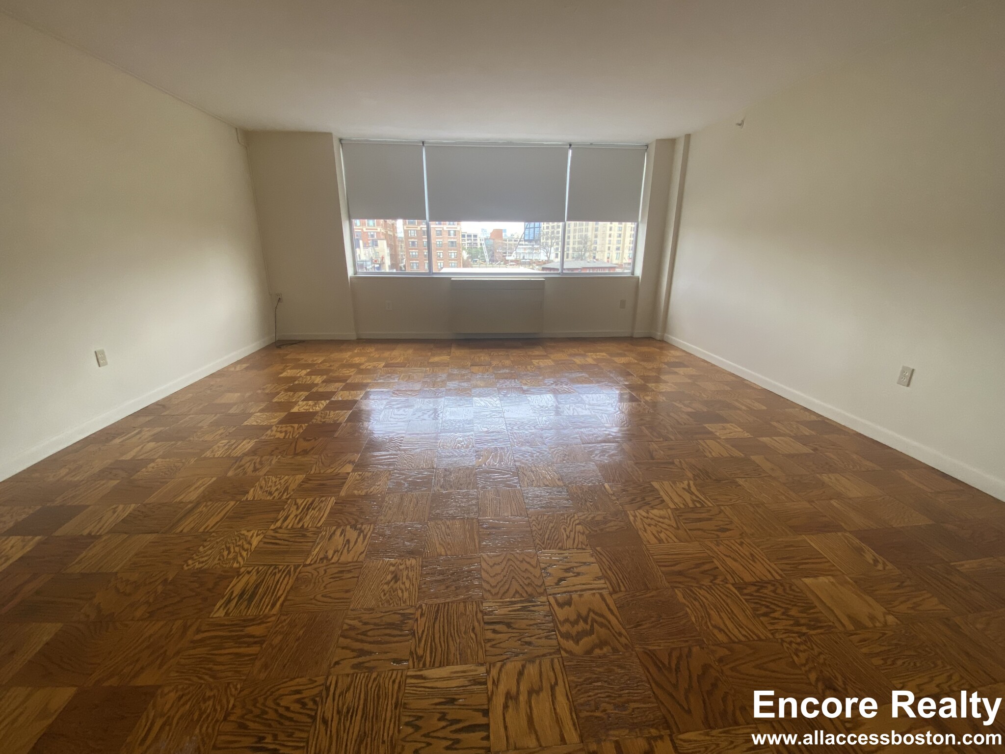 101 Monmouth St, Longwood