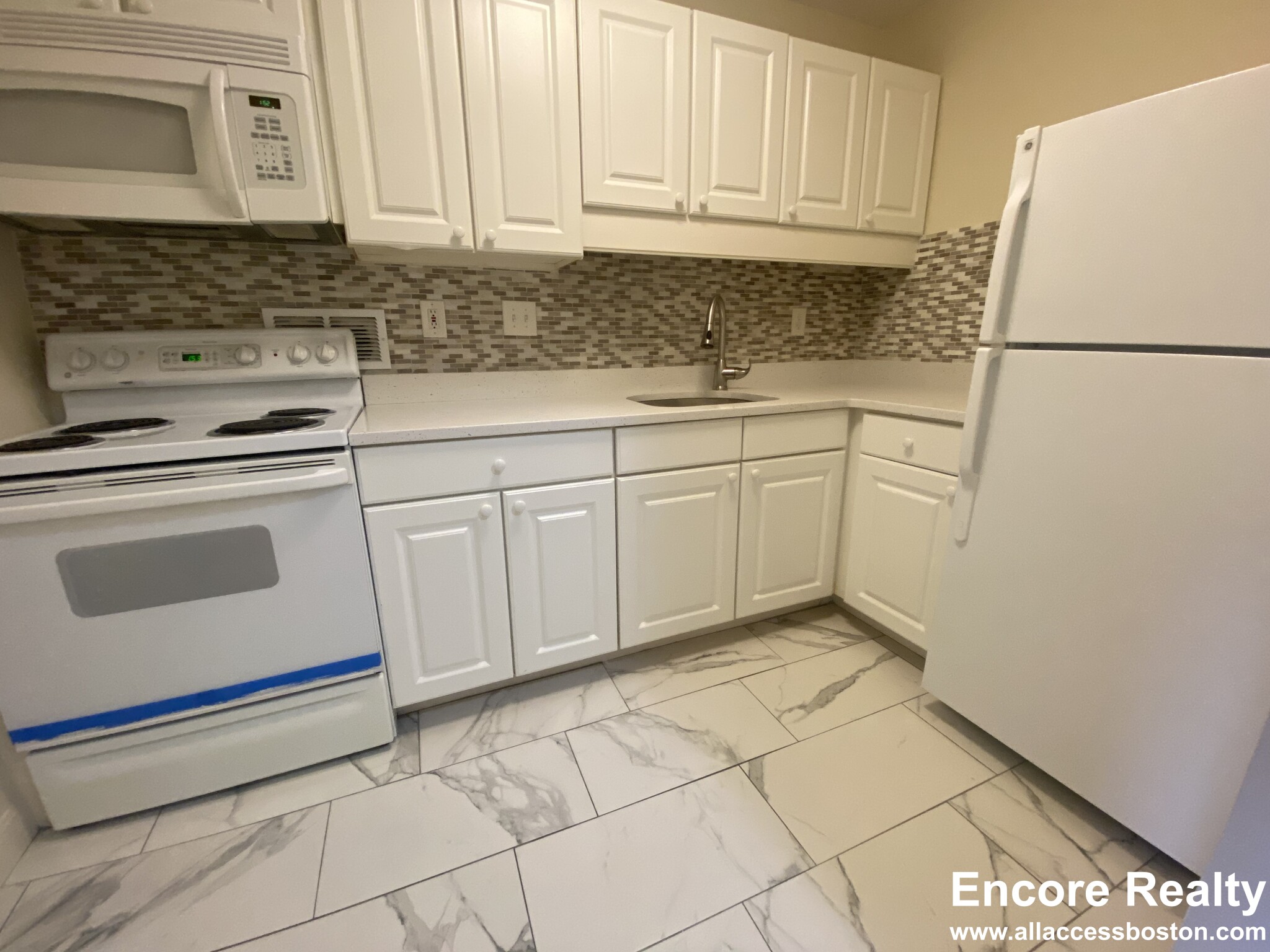 101 Monmouth St, Longwood