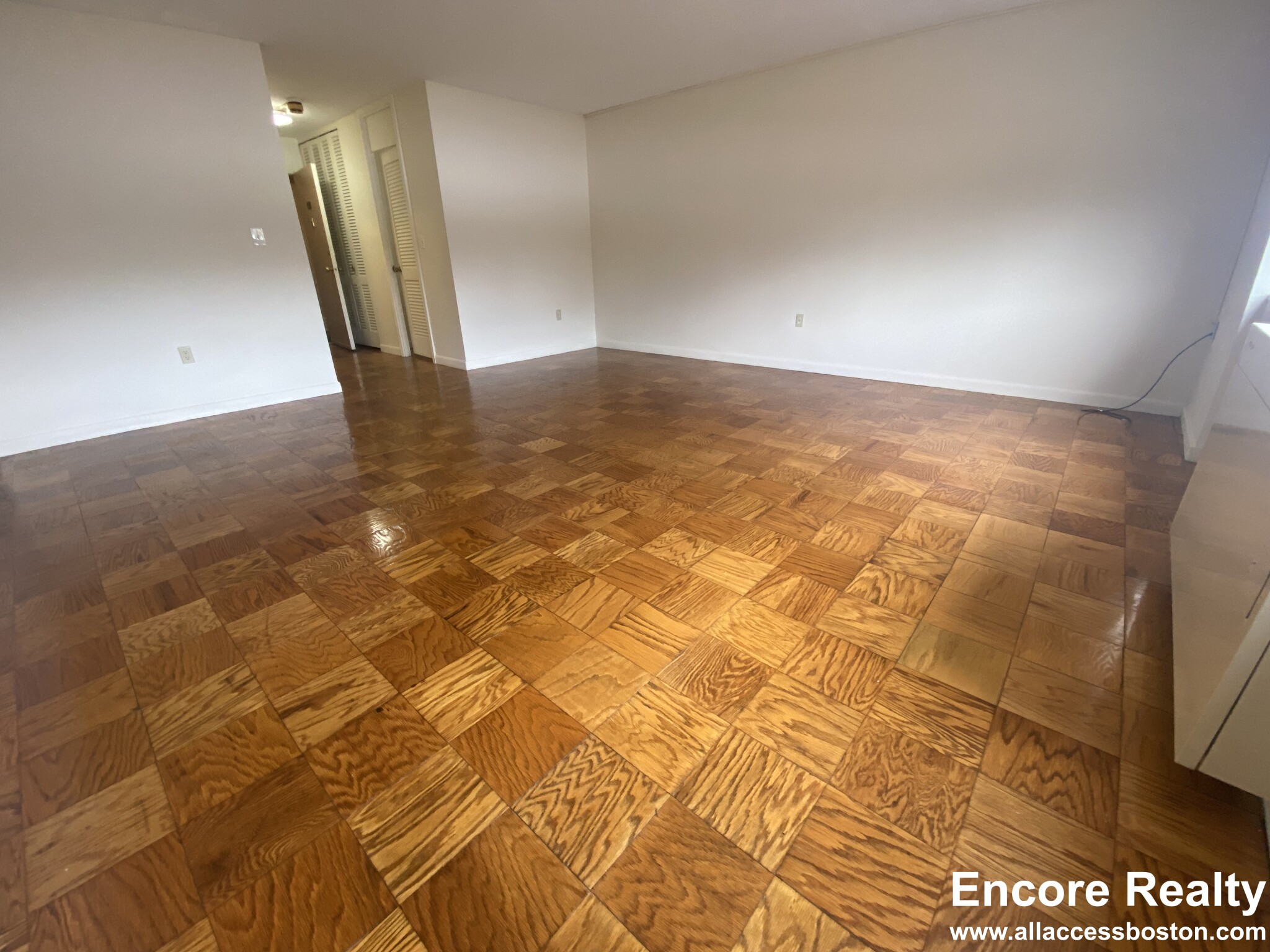 101 Monmouth St, Longwood