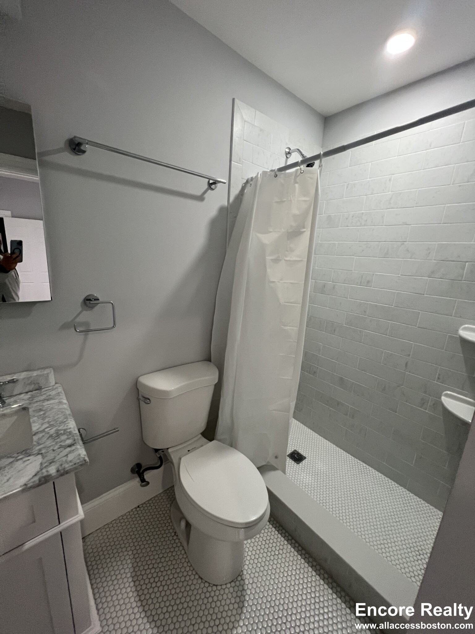 374 Oxford St, Porter Square