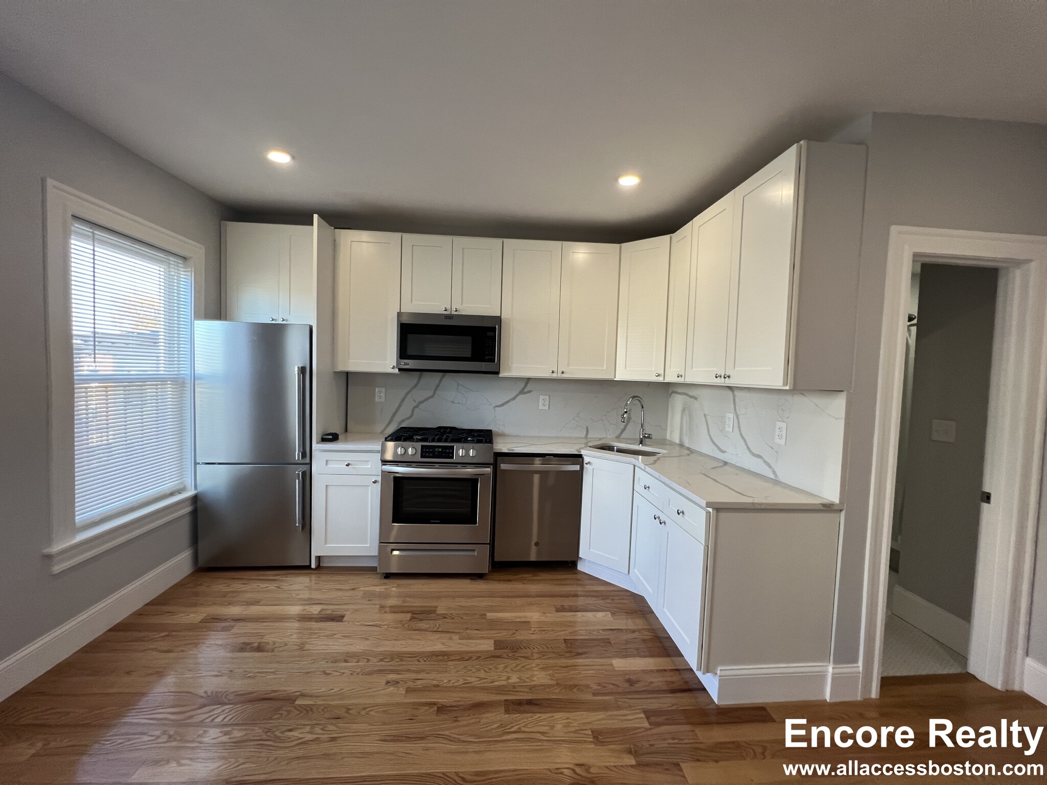 374 Oxford St, Porter Square