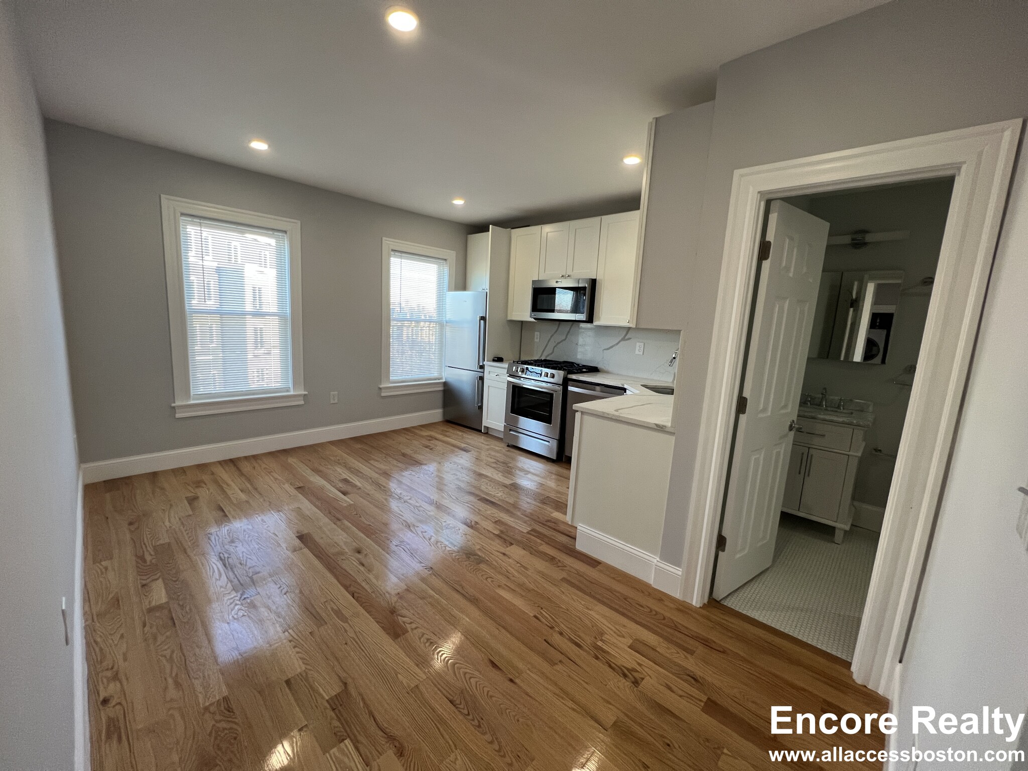 374 Oxford St, Porter Square