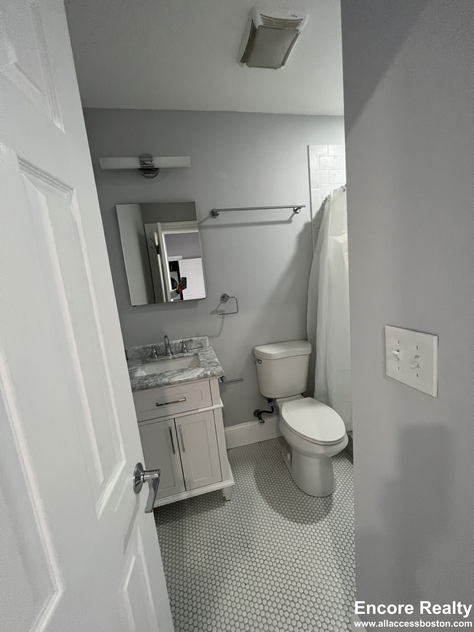 374 Oxford St, Porter Square