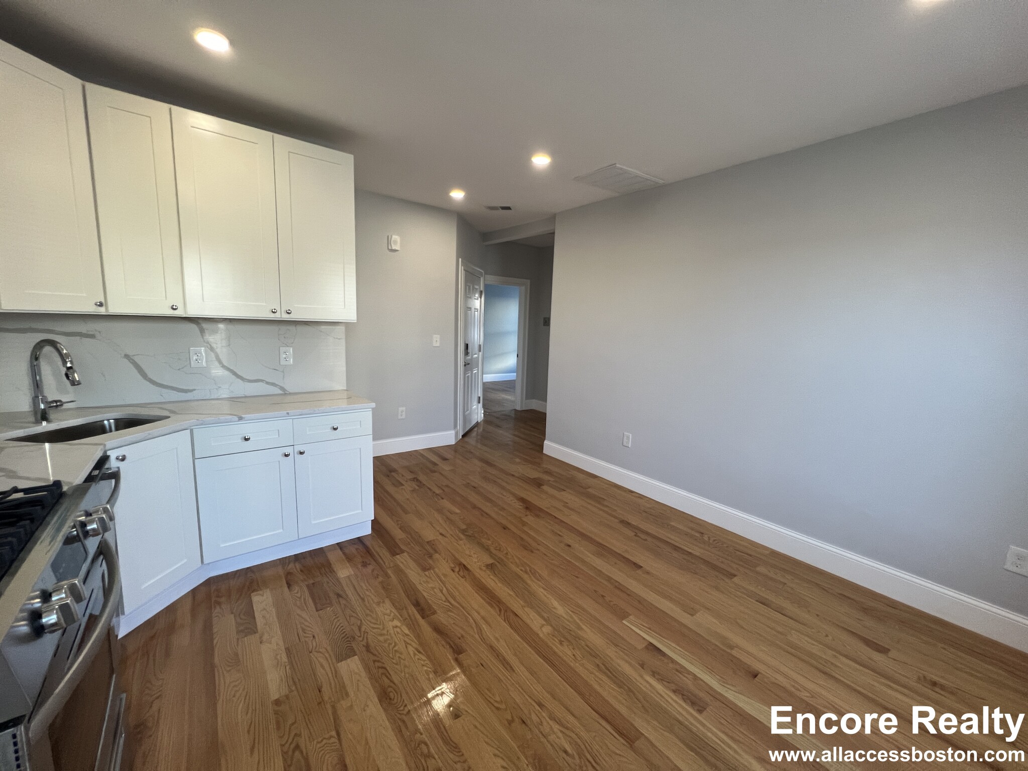 374 Oxford St, Porter Square