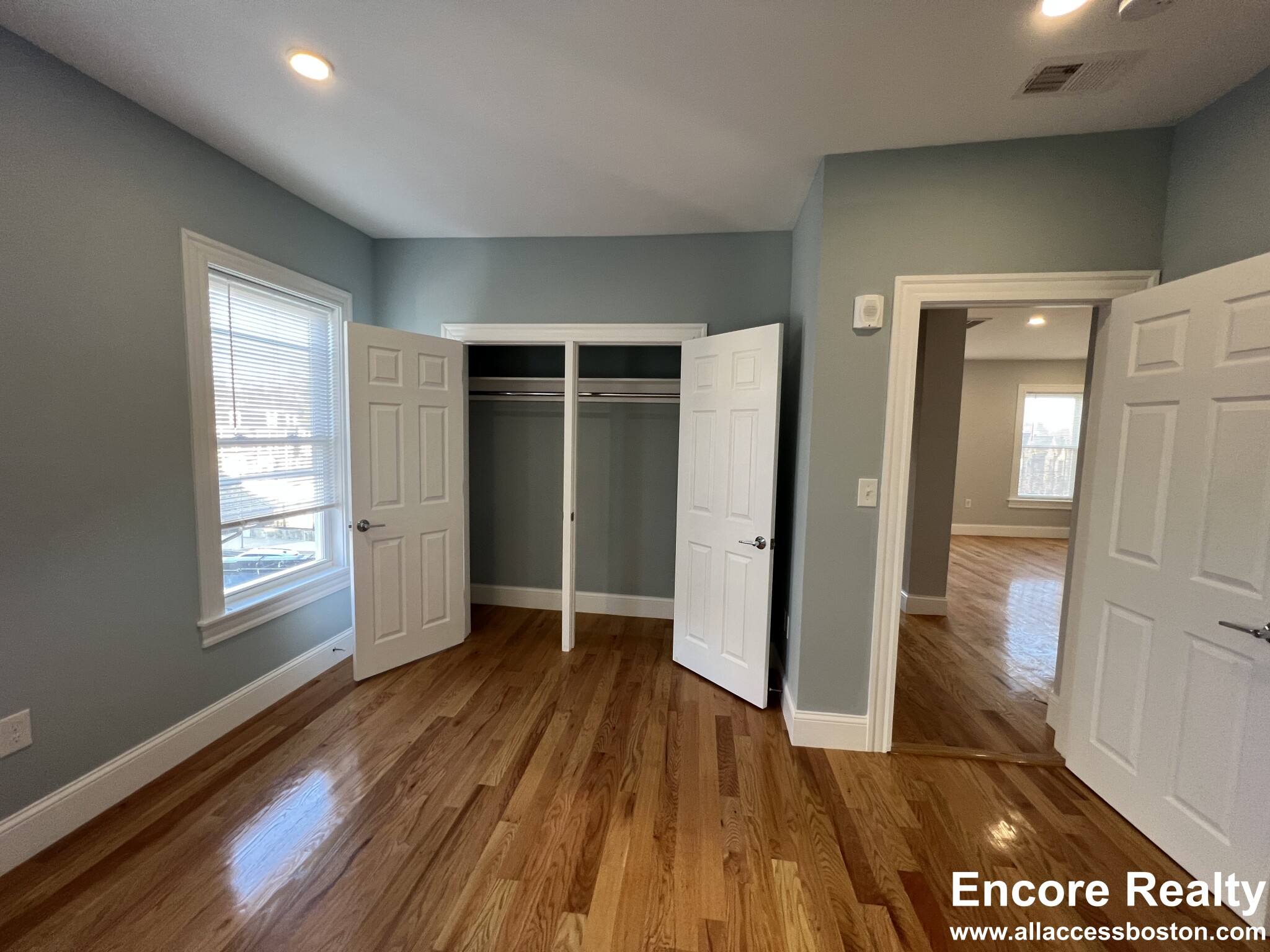 374 Oxford St, Porter Square