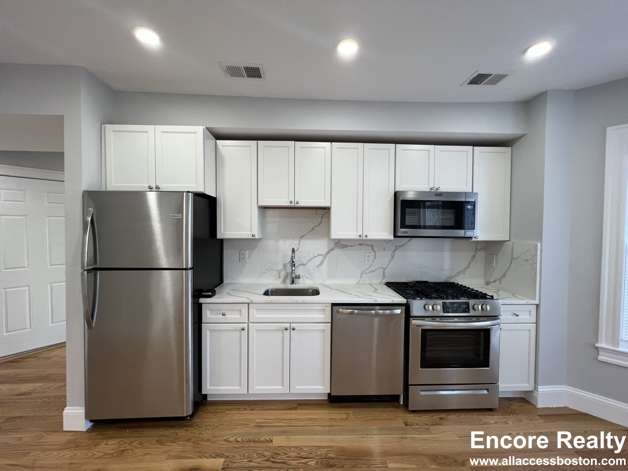 372 Oxford St, Porter Square