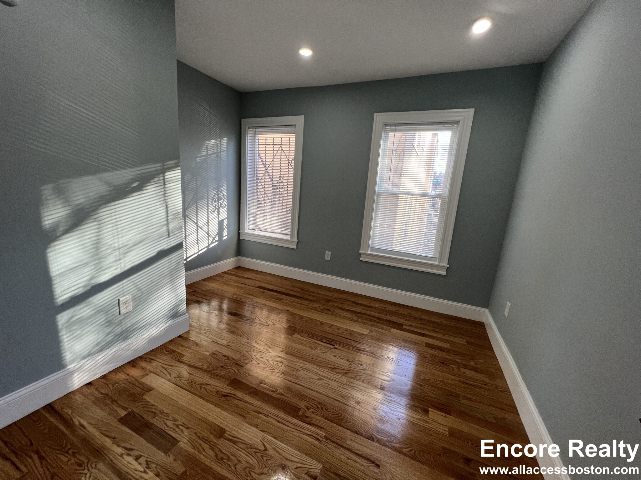 372 Oxford St, Porter Square