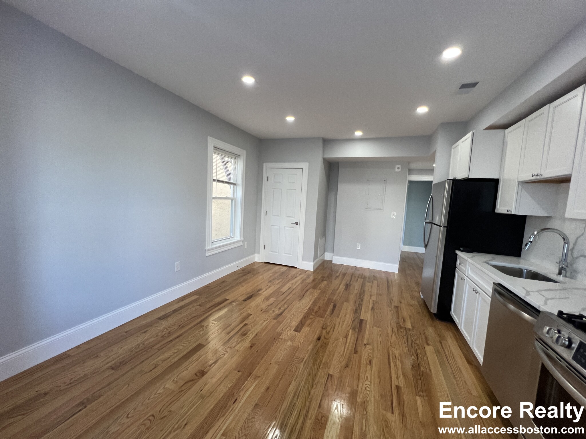 372 Oxford St, Porter Square