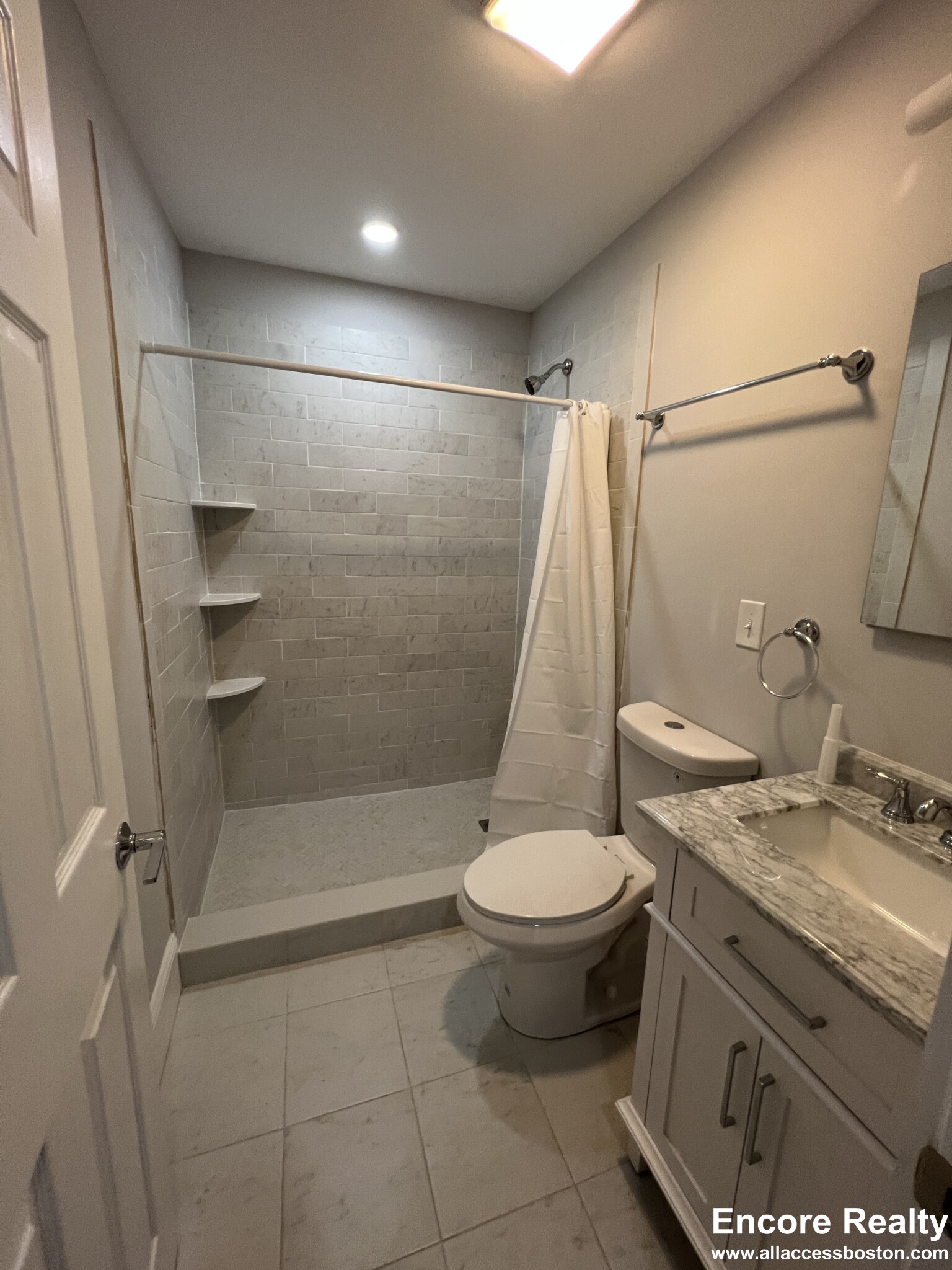 372 Oxford St, Porter Square