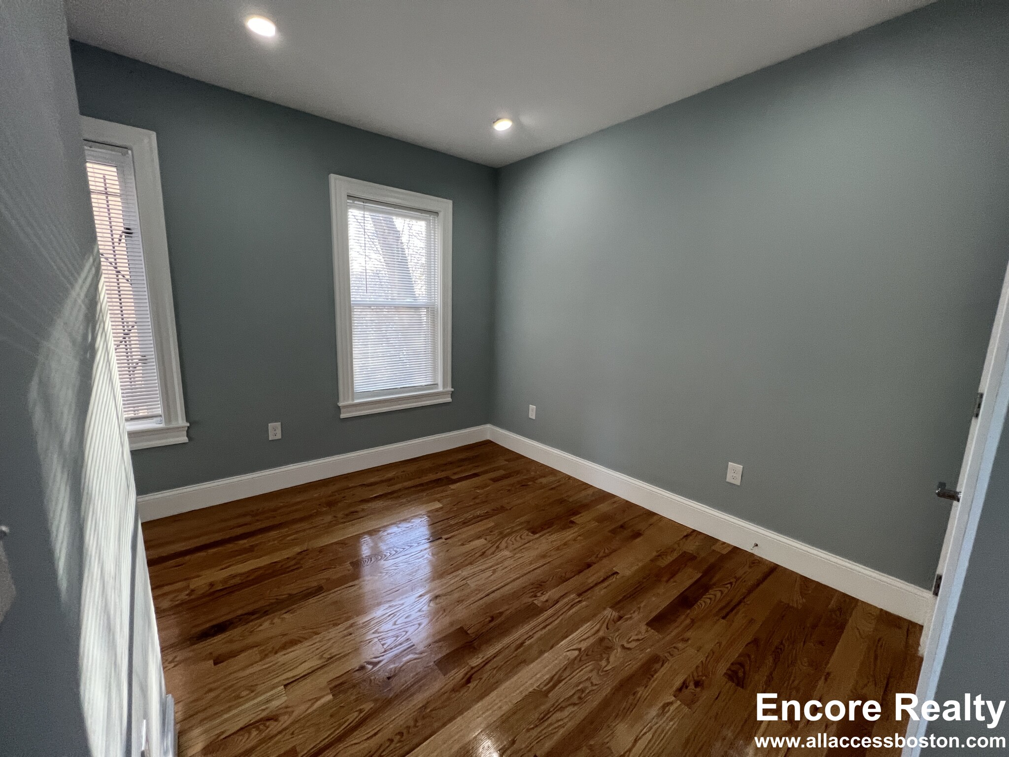 372 Oxford St, Porter Square