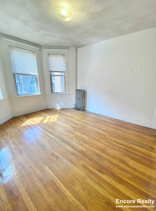 12 Scottfield Rd, Allston