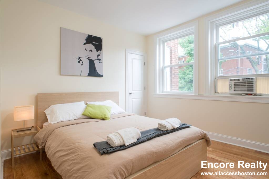 244 Kelton St, Allston