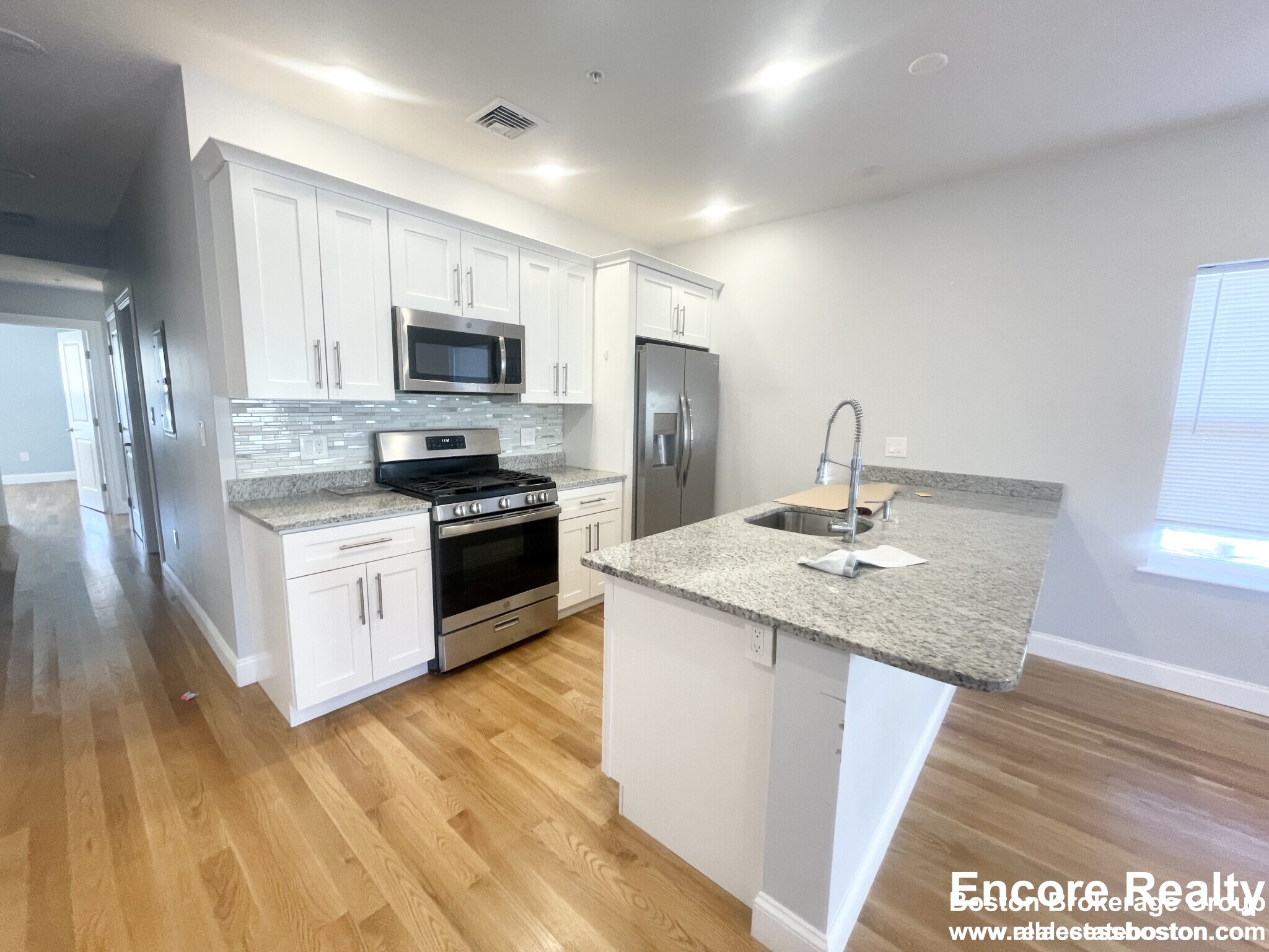 65 Burrell St, Roxbury