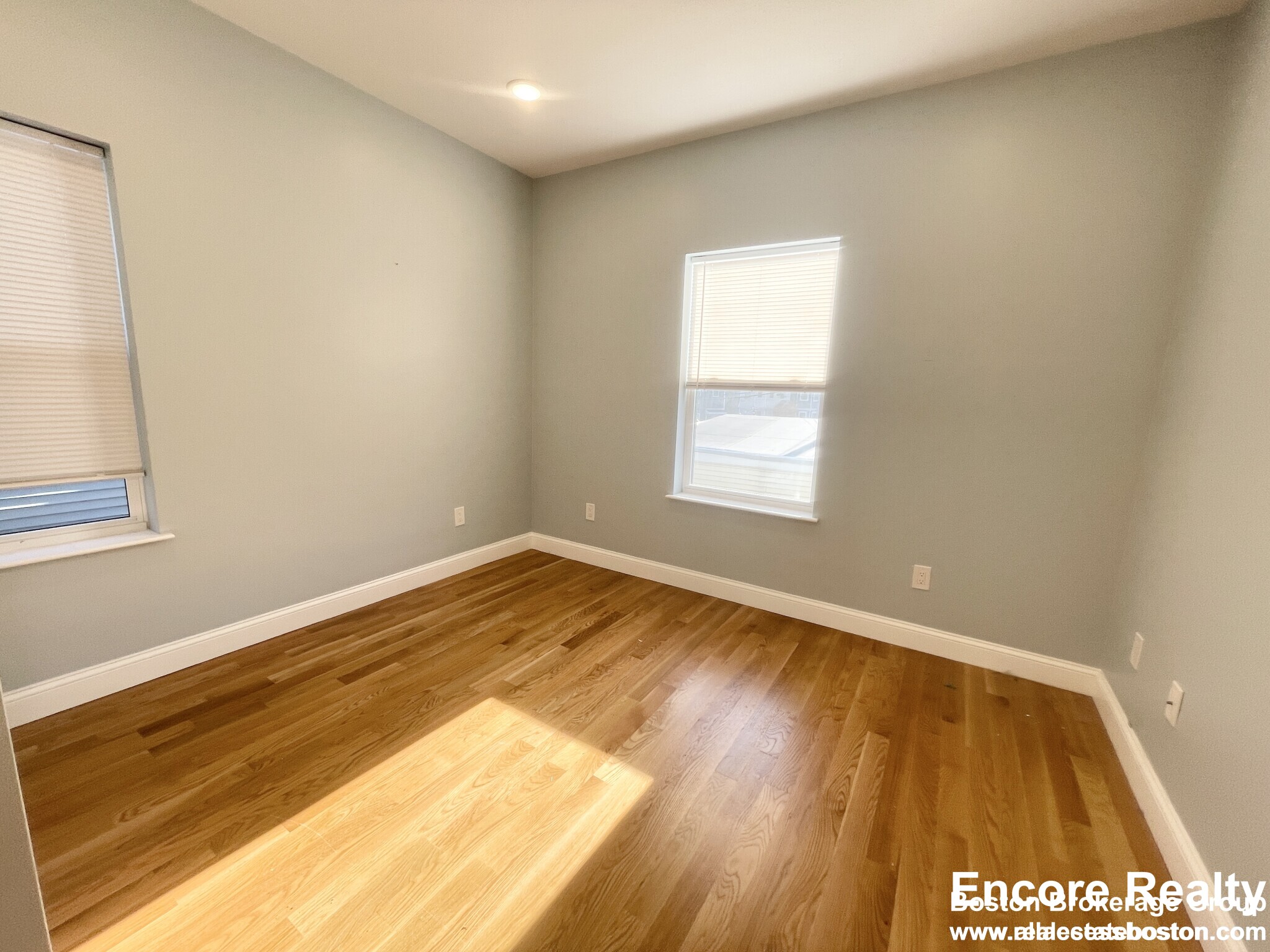 65 Burrell St, Roxbury