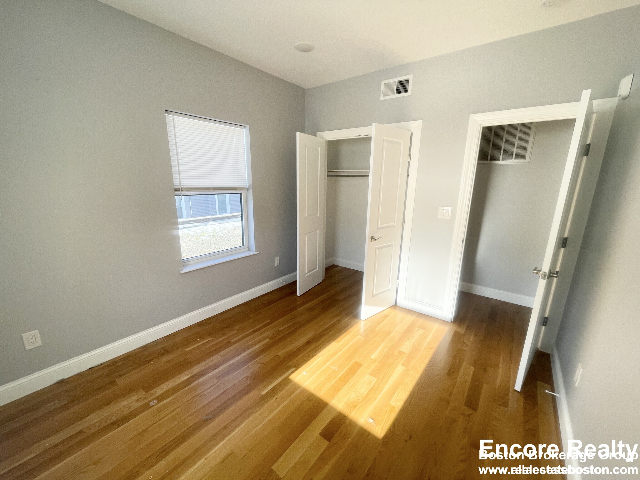 65 Burrell St, Roxbury