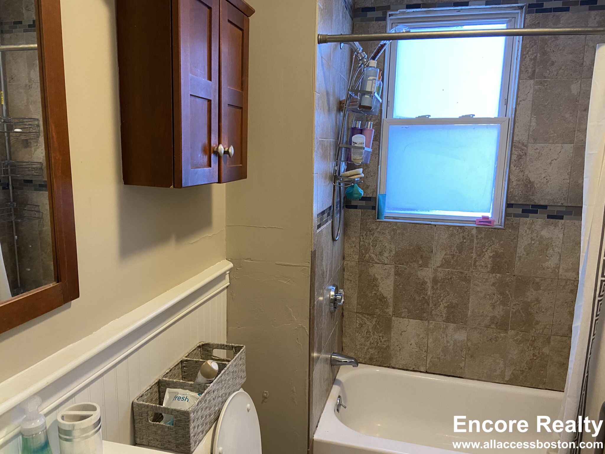 6 8 Sunset St, Mission Hill