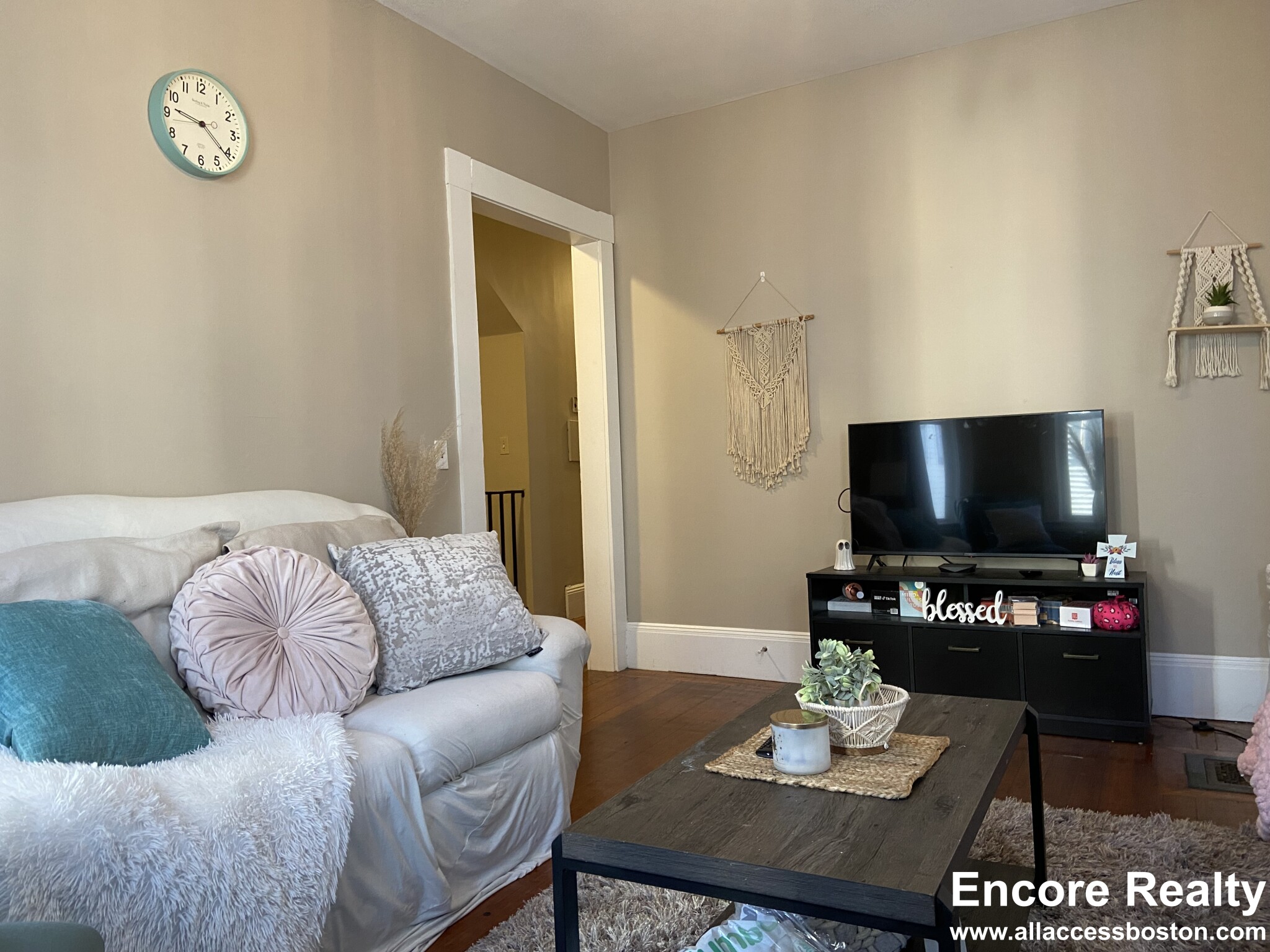 6 8 Sunset St, Mission Hill