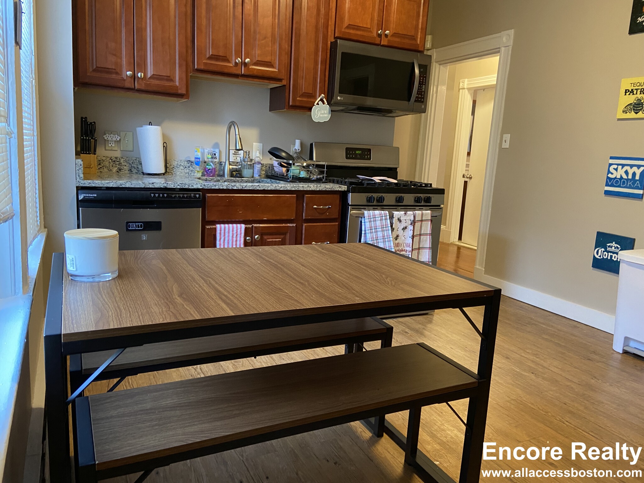 6 8 Sunset St, Mission Hill