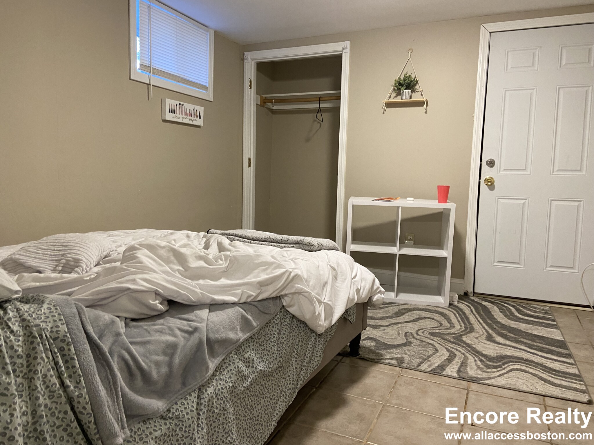 6 8 Sunset St, Mission Hill