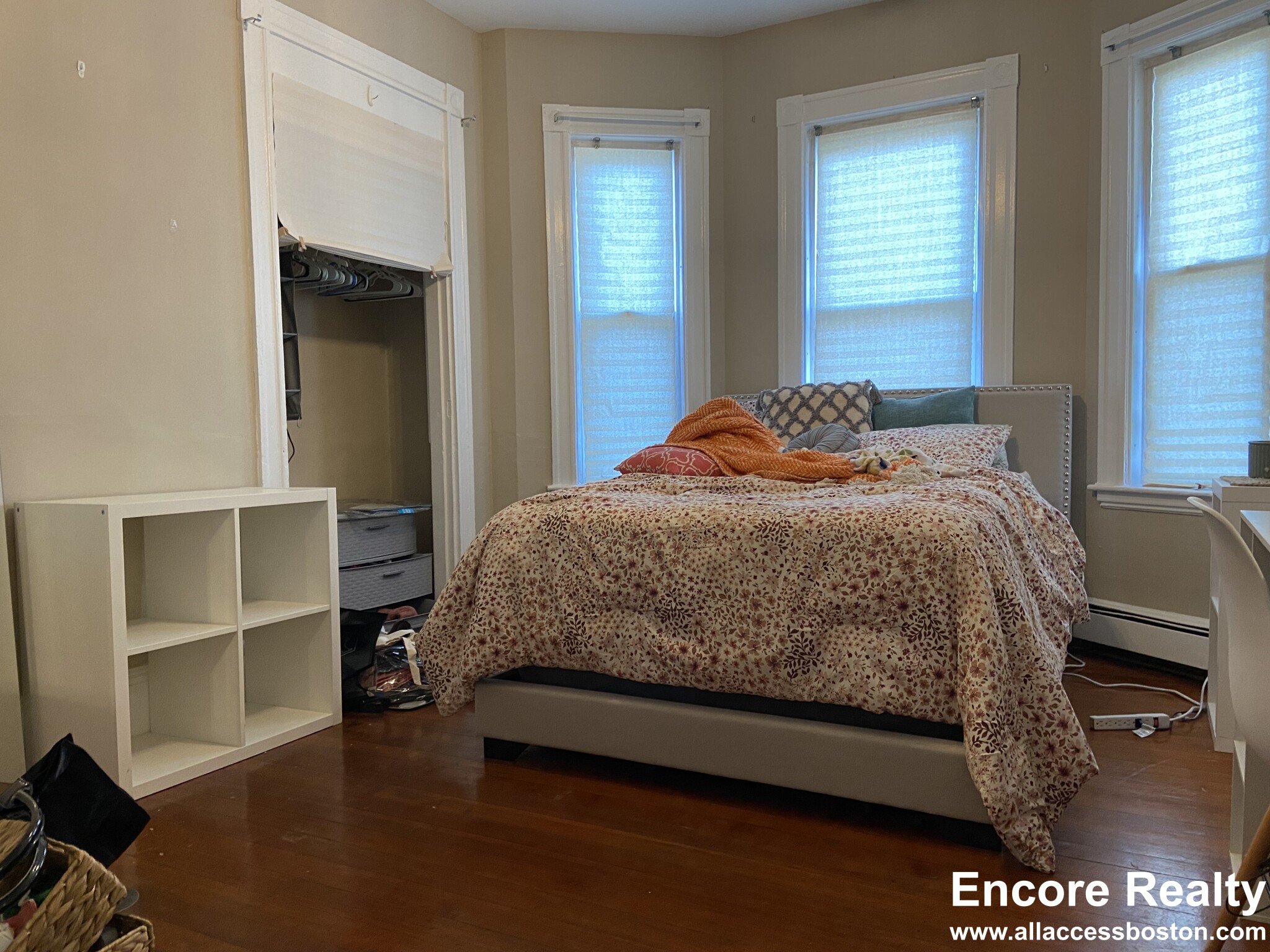 6 8 Sunset St, Mission Hill