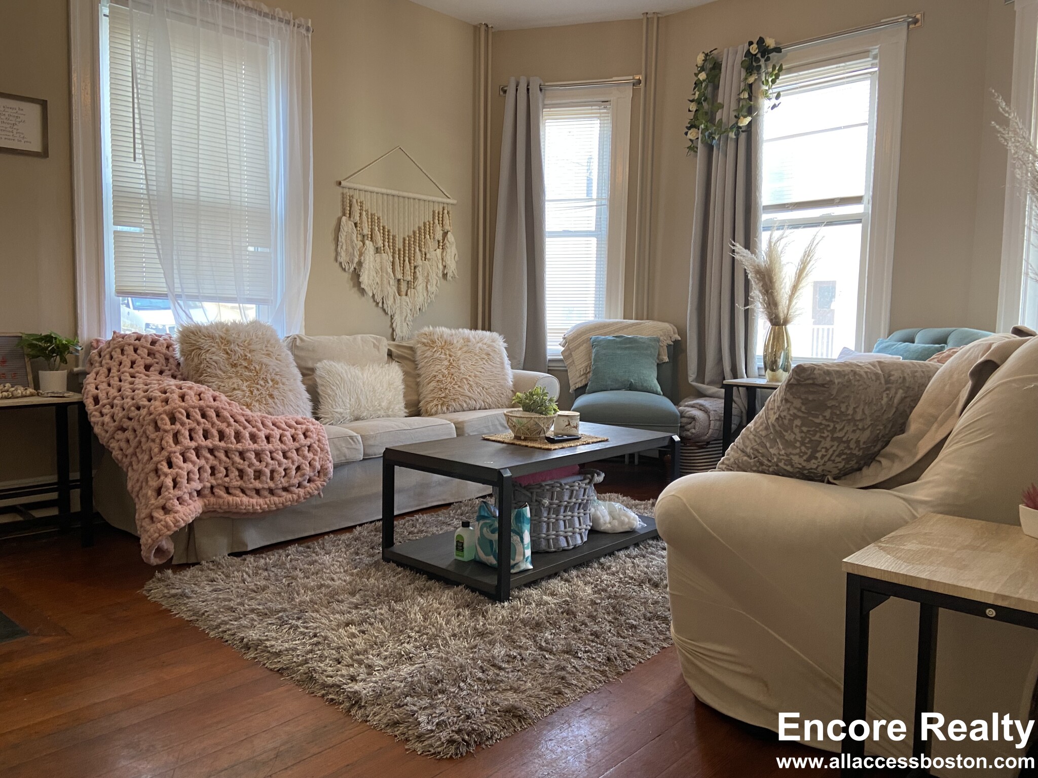 6 8 Sunset St, Mission Hill