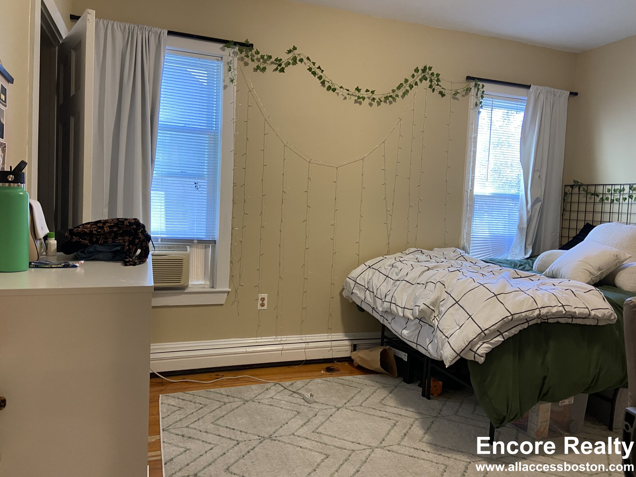 44 Hillside St, Mission Hill