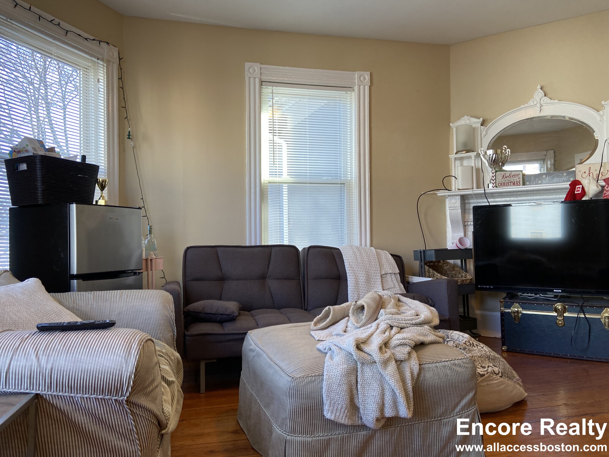 44 Hillside St, Mission Hill