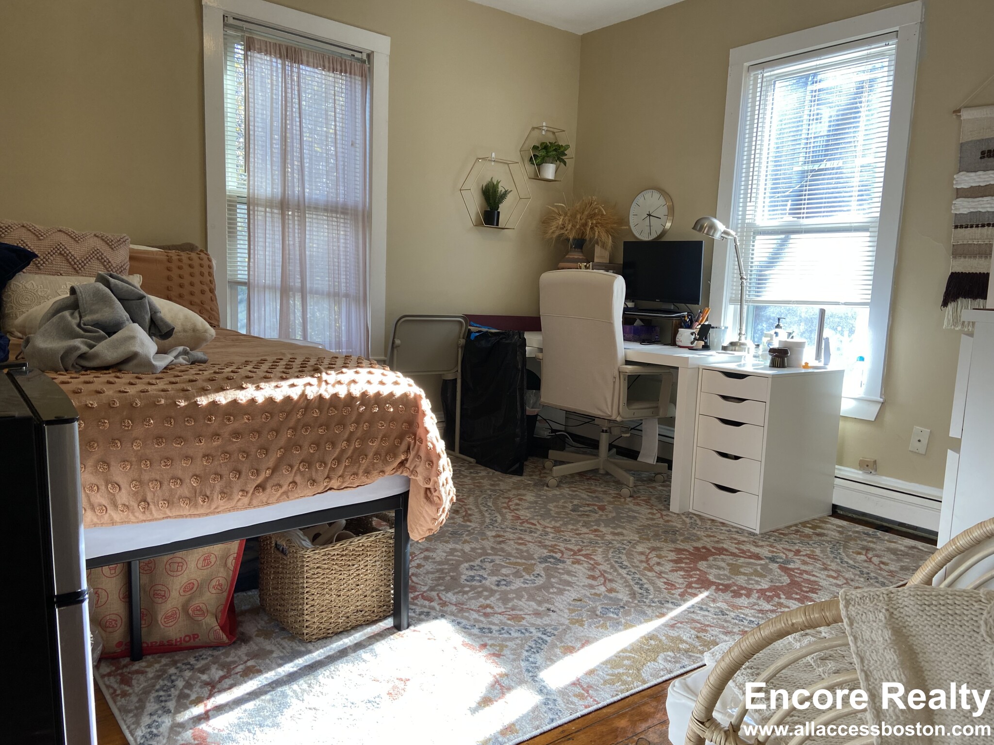 44 Hillside St, Mission Hill