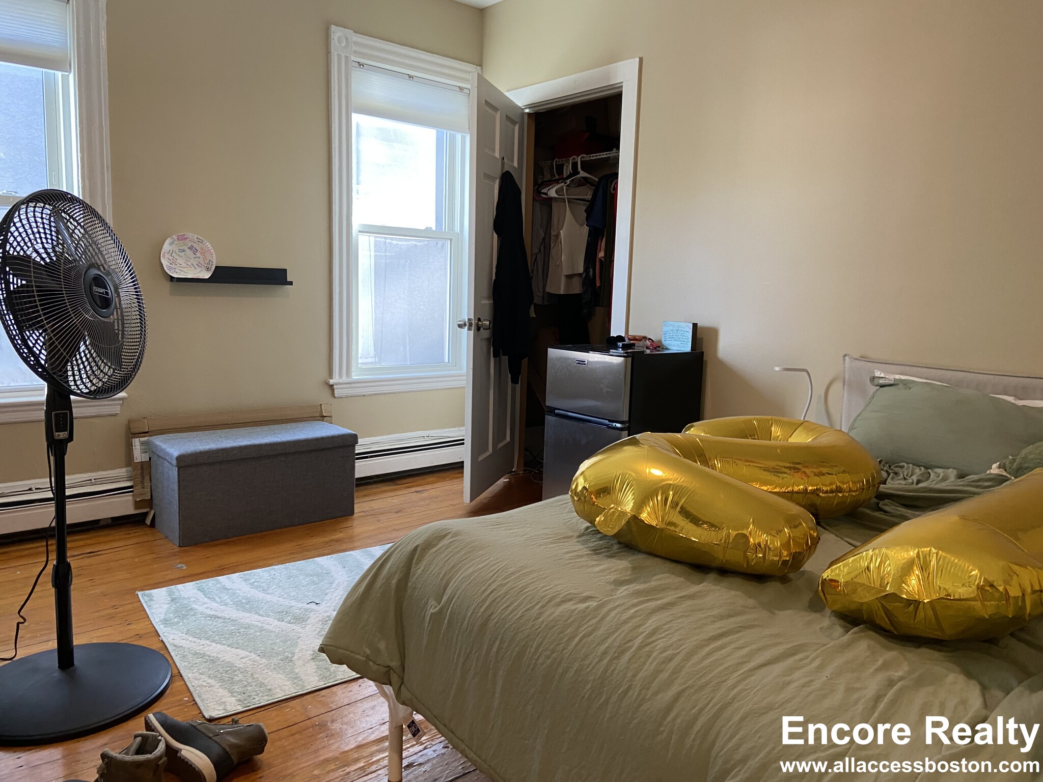 44 Hillside St, Mission Hill