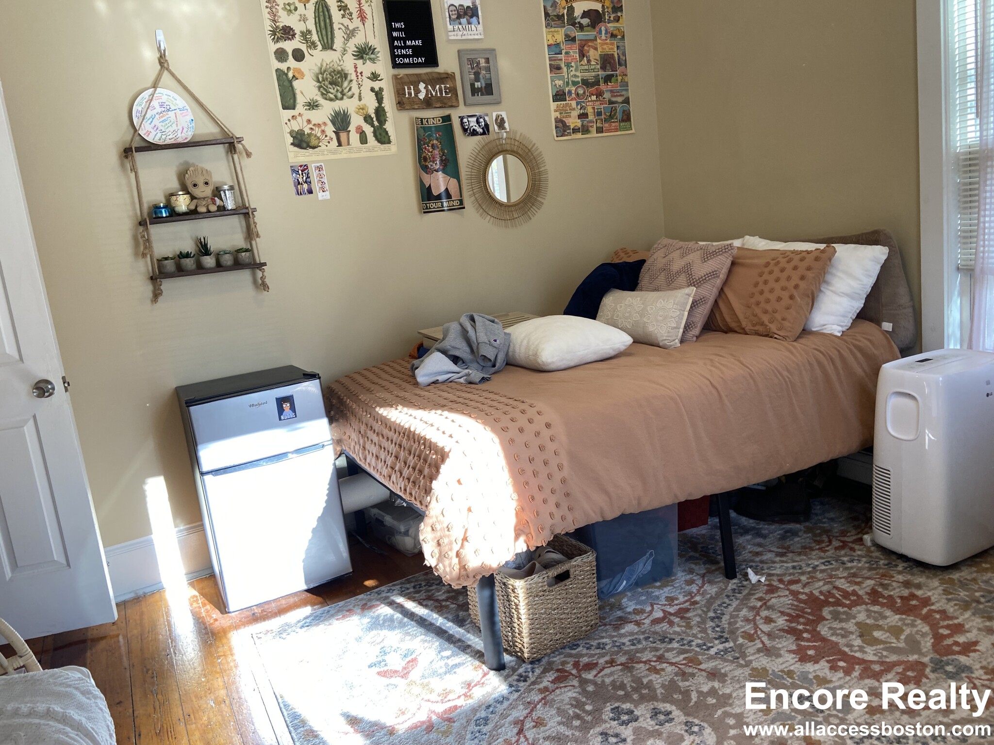 44 Hillside St, Mission Hill