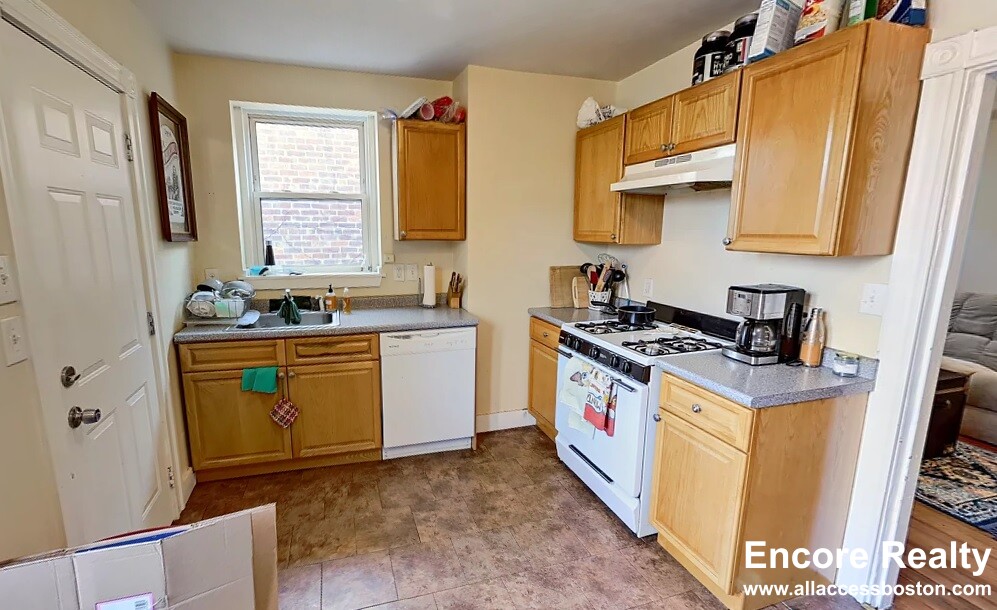 69 Huntington Ave, Mission Hill