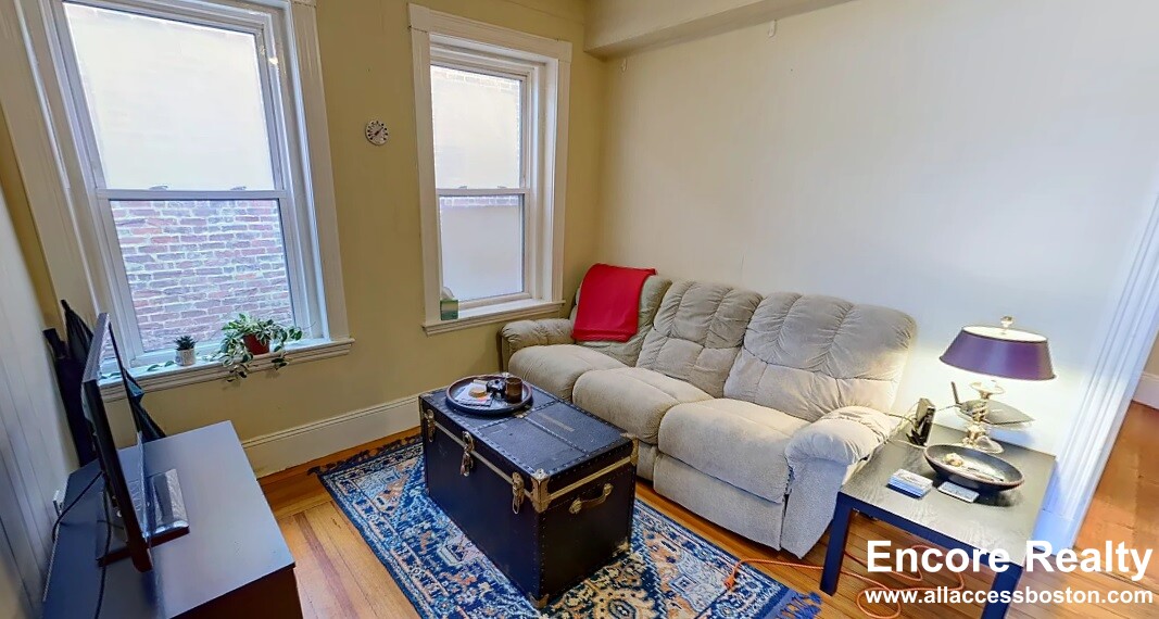 69 Huntington Ave, Mission Hill